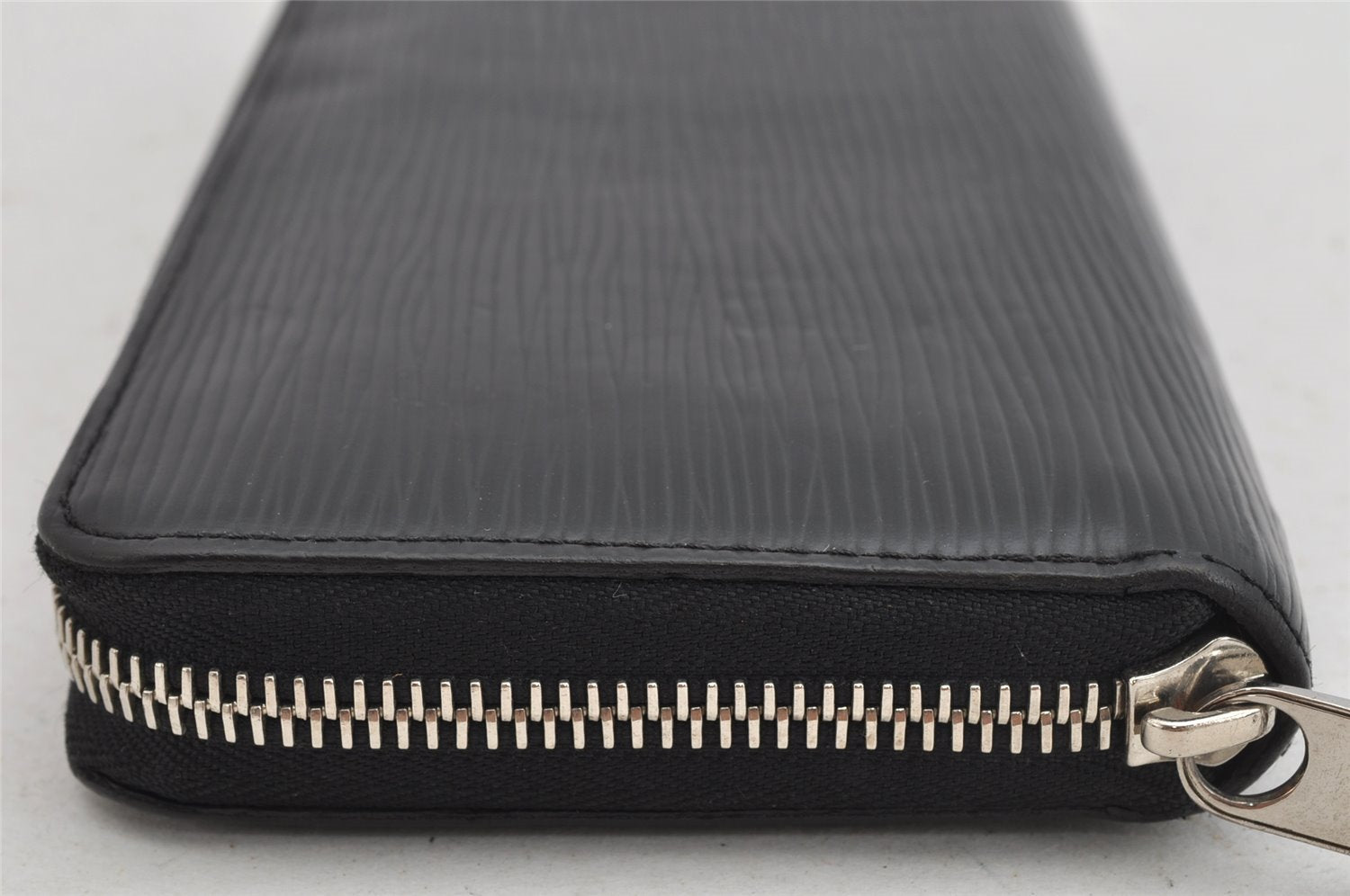 Authentic Louis Vuitton Epi Zippy Long Wallet Purse Black M60072 LV 8959J