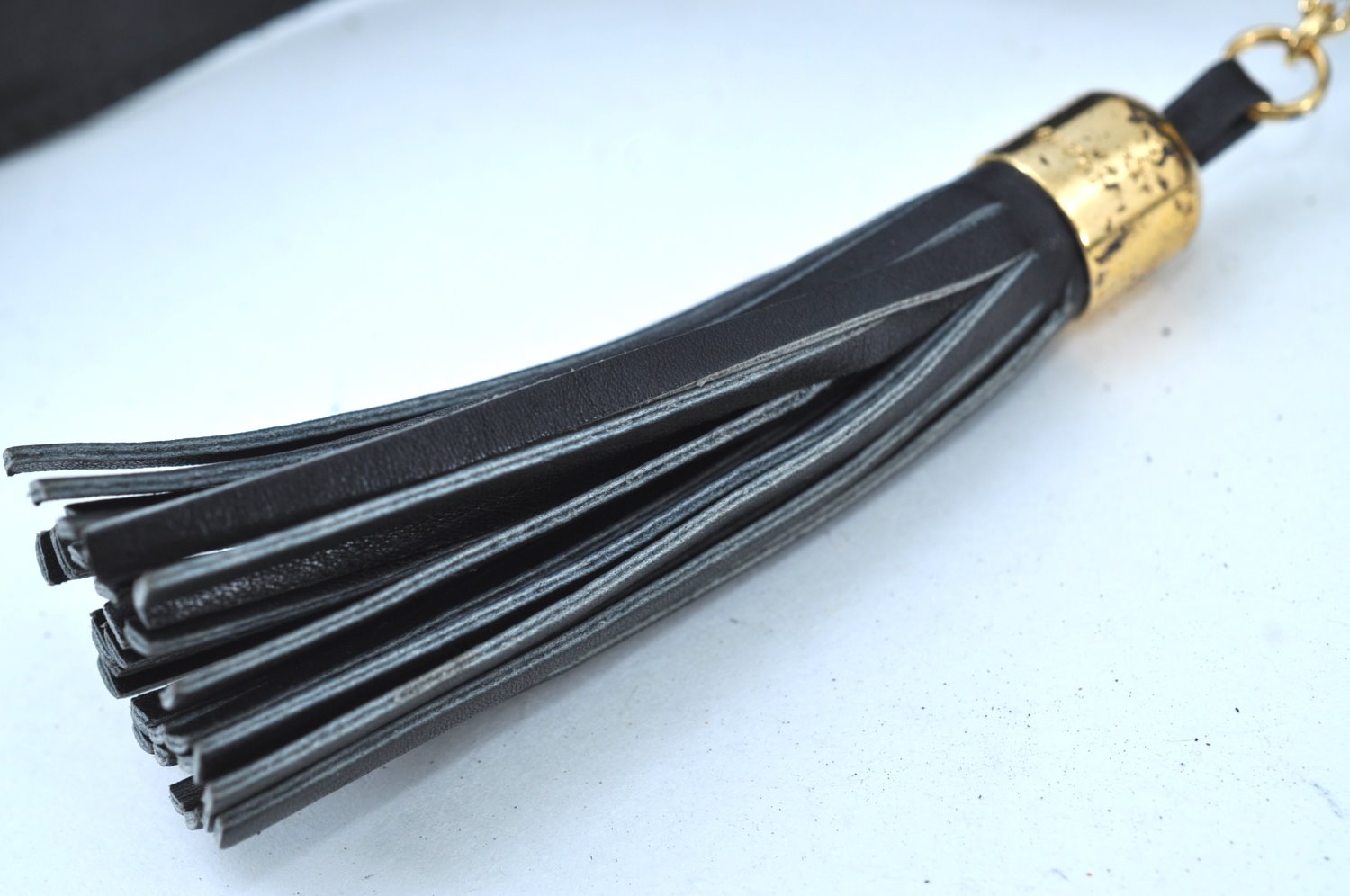 Authentic GUCCI Tassel Shoulder Cross Body Bag Purse Leather Black Junk 8967G