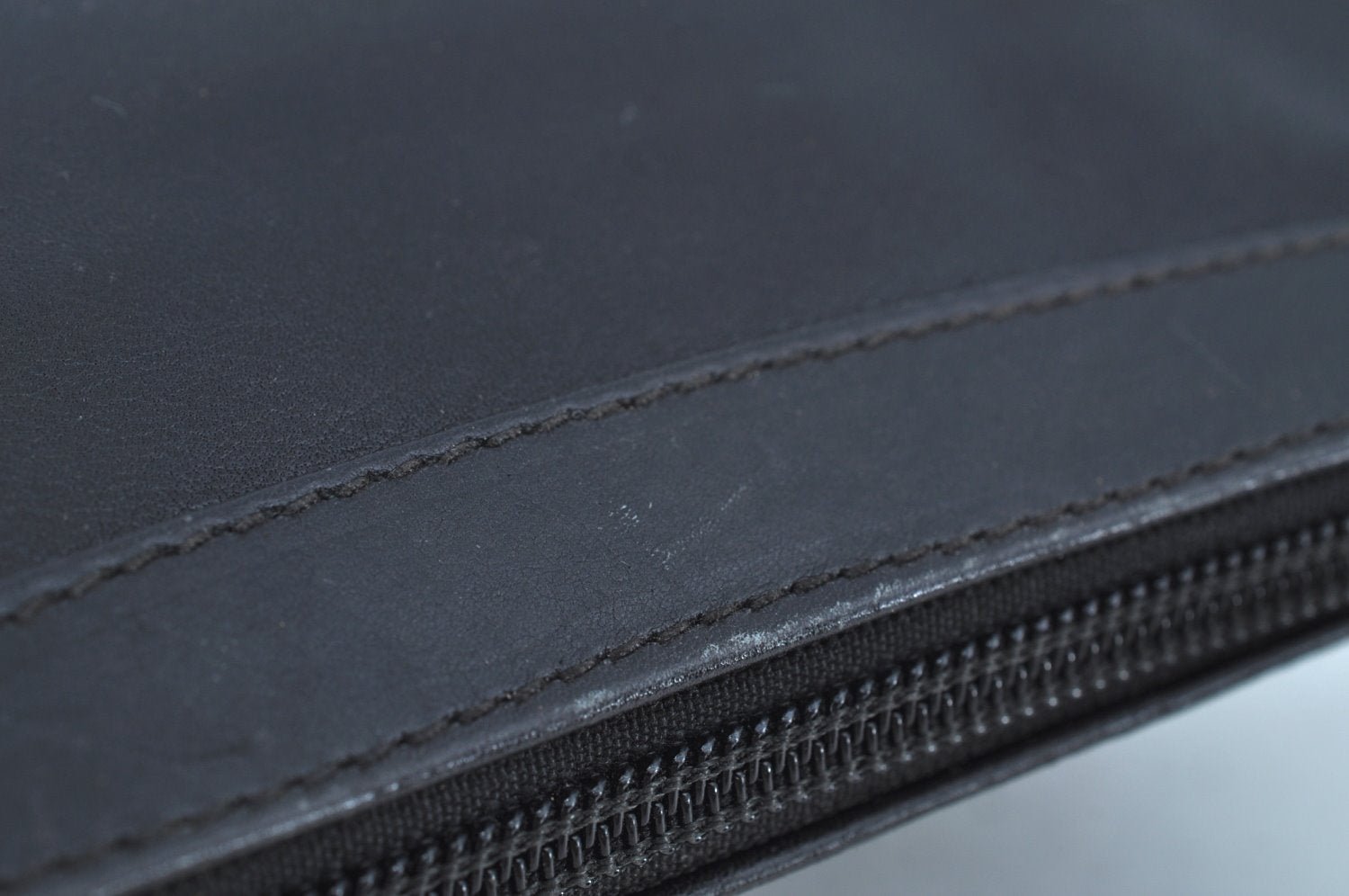 Authentic GUCCI Tassel Shoulder Cross Body Bag Purse Leather Black Junk 8967G