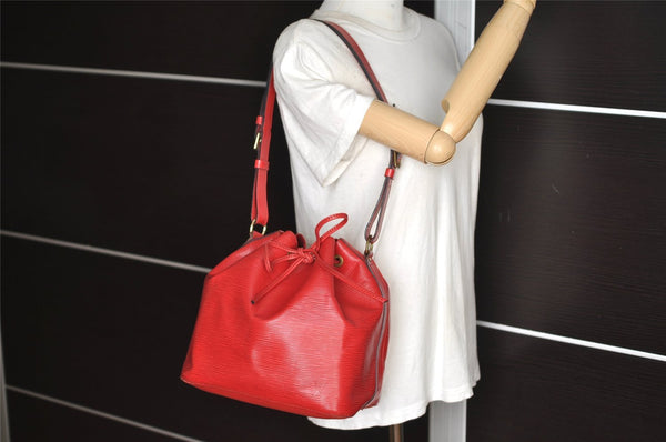 Authentic Louis Vuitton Epi Petit Noe Shoulder Drawstring Bag M44107 Red 8970J
