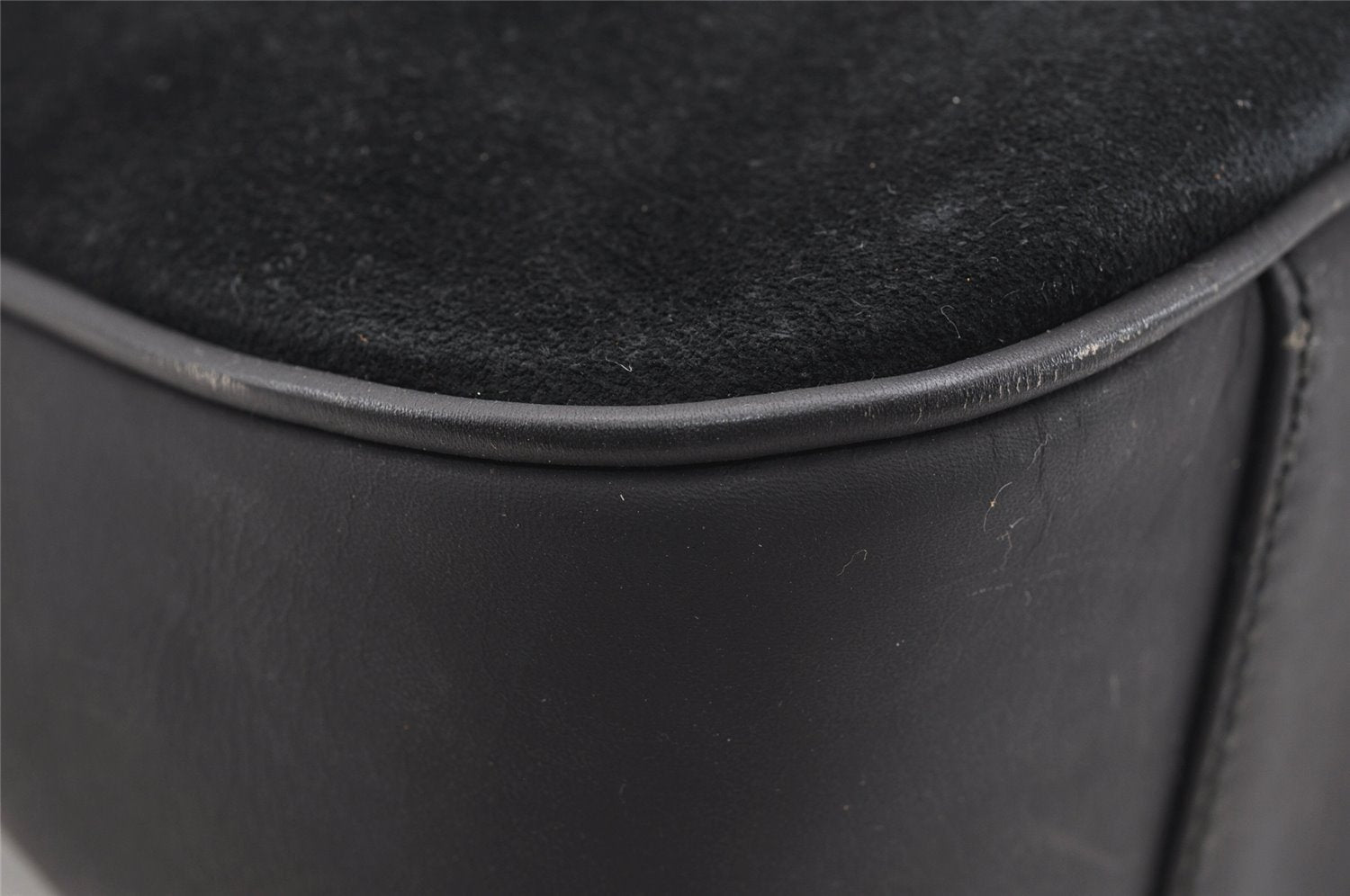 Authentic GUCCI Bamboo Shoulder Hand Bag Suede Leather Black Junk 8981I