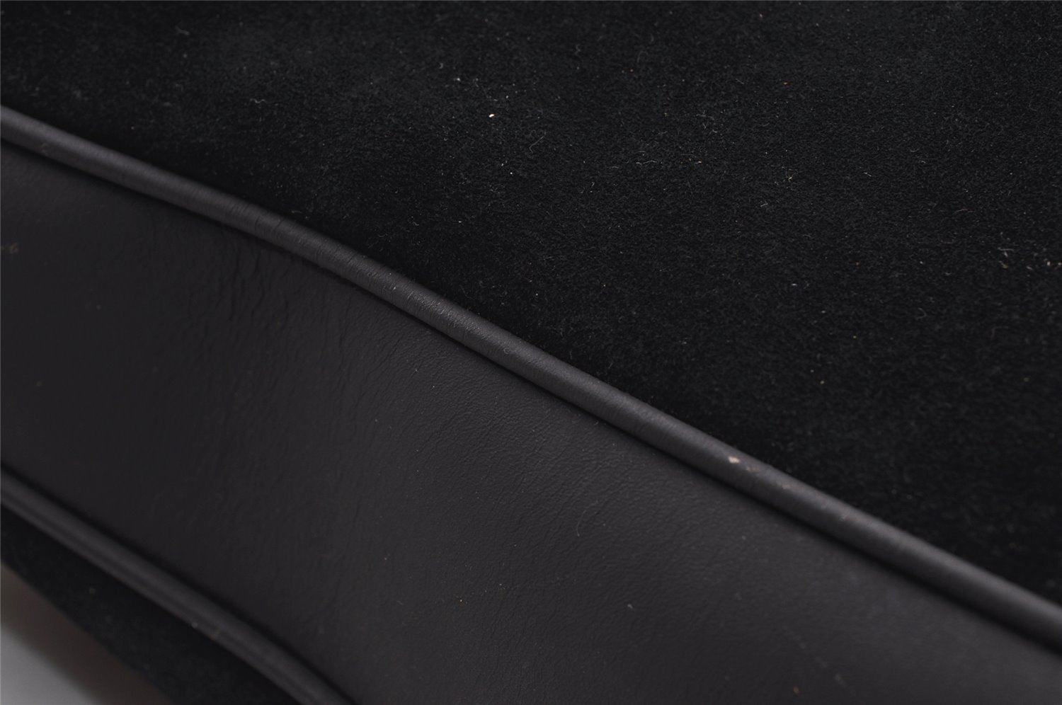 Authentic GUCCI Bamboo Shoulder Hand Bag Suede Leather Black Junk 8981I