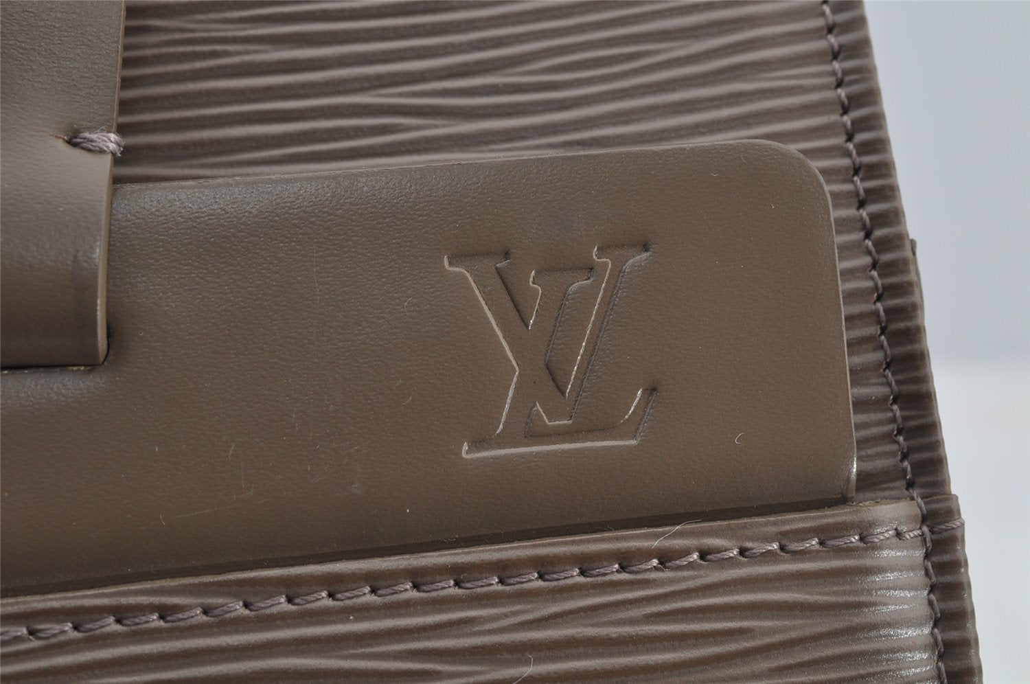 Authentic Louis Vuitton Epi Croisette PM Shoulder Tote Bag Gray M5249C LV 8983I