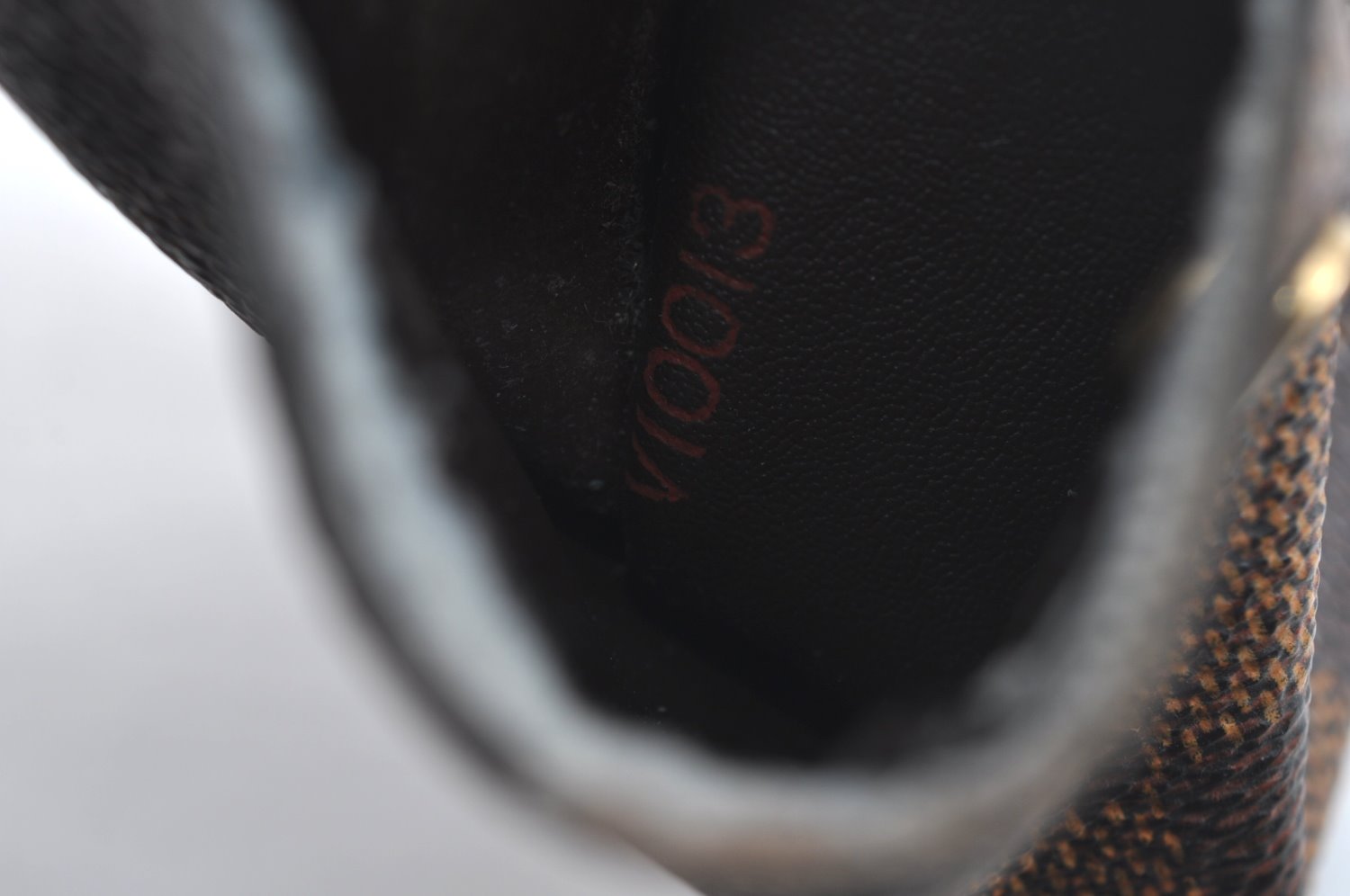 Authentic Louis Vuitton Damier Clochette PM Key Case N62661 LV 8985I