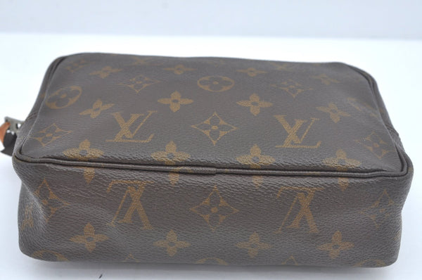 Auth Louis Vuitton Monogram Trousse Toilette 18 Clutch Hand Bag Old Model 8986I