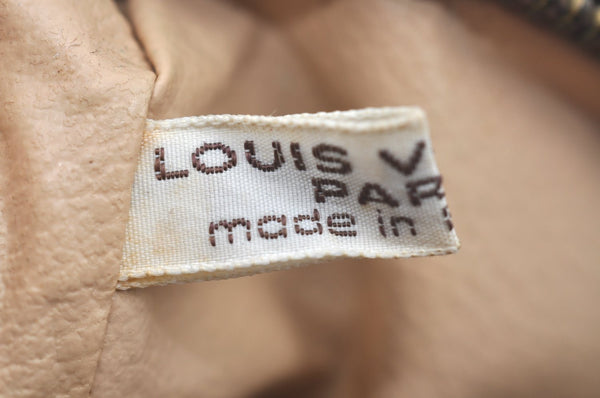 Auth Louis Vuitton Monogram Trousse Toilette 18 Clutch Hand Bag Old Model 8986I