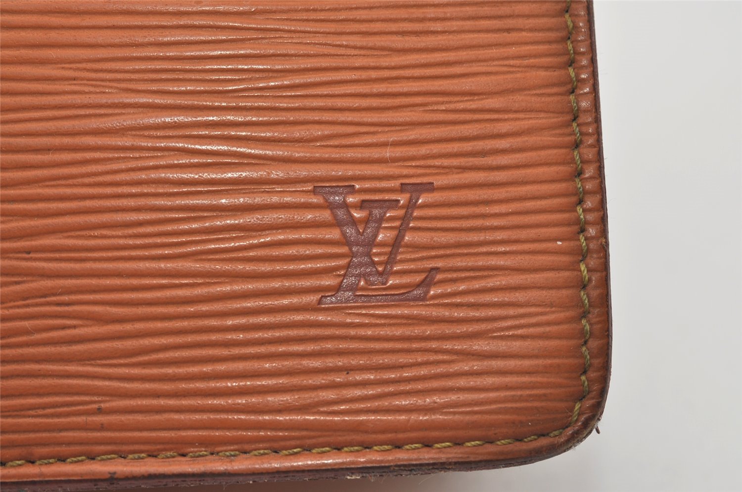 Authentic Louis Vuitton Epi Pochette Homme Clutch Hand Bag Brown M52528 LV 8992I