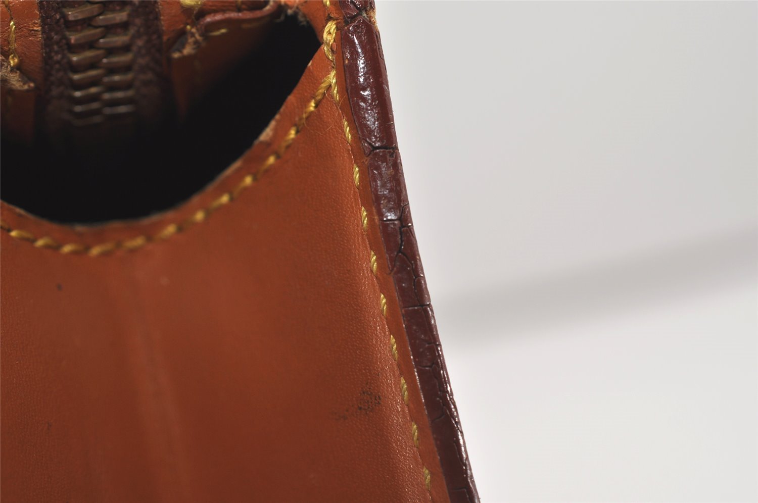 Authentic Louis Vuitton Epi Pochette Homme Clutch Hand Bag Brown M52528 LV 8992I