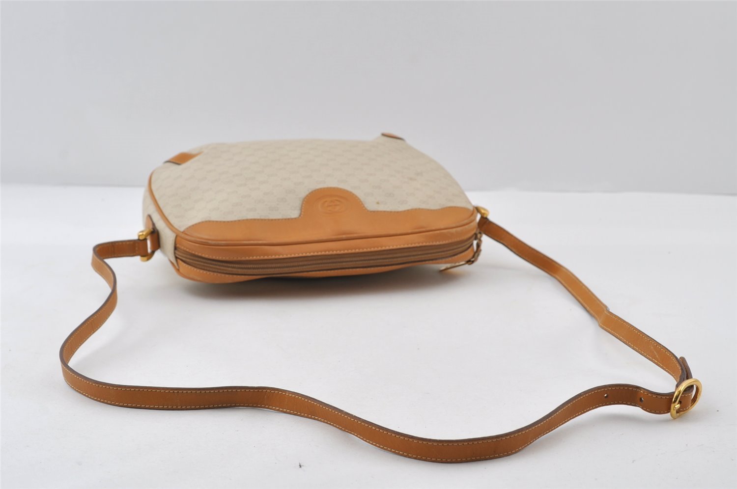 Authentic GUCCI Micro GG PVC Leather Shoulder Cross Body Bag Purse White 8993I