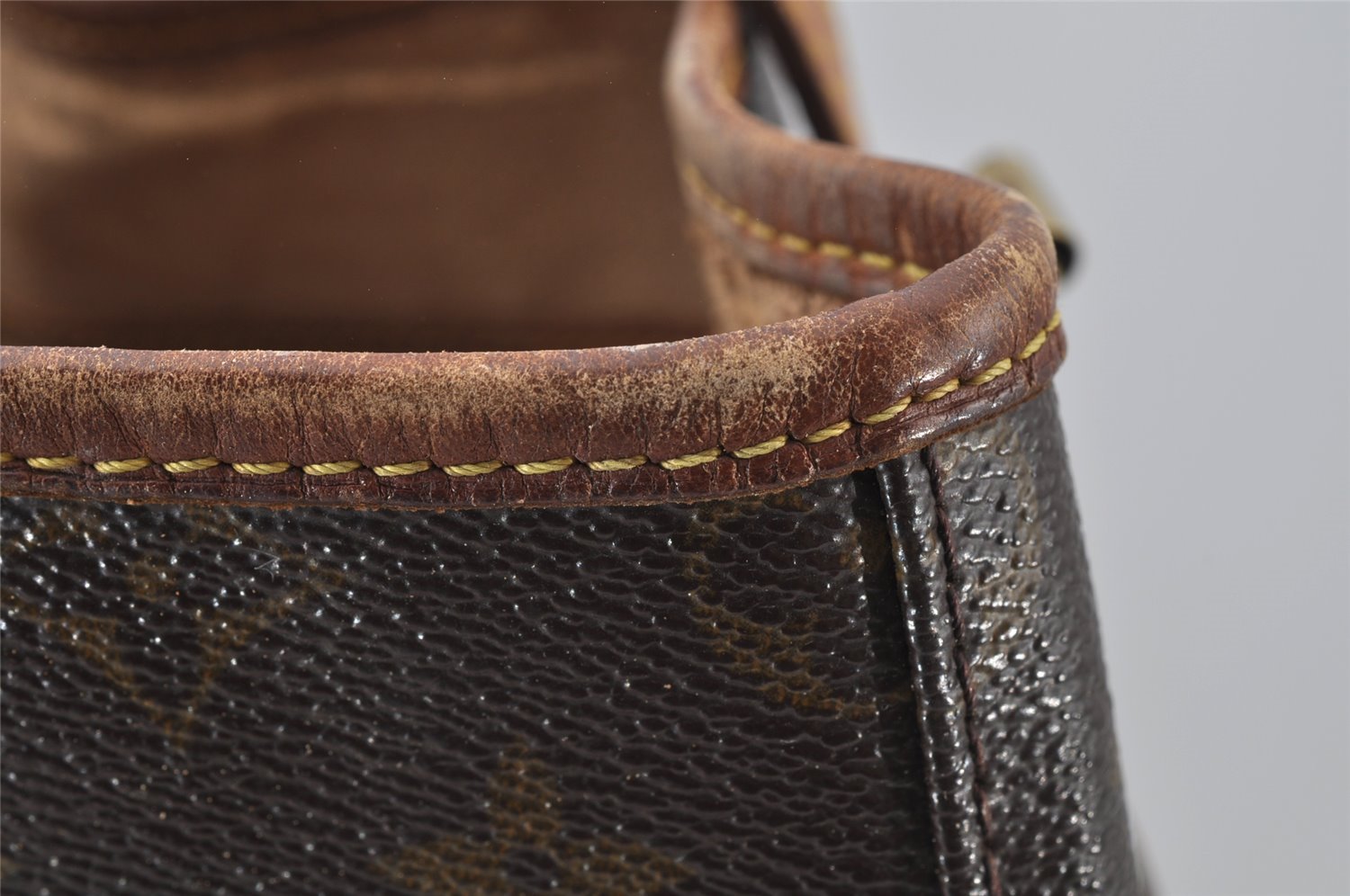 Authentic Louis Vuitton Monogram Bucket GM Shoulder Tote Bag M42236 Junk 9001I