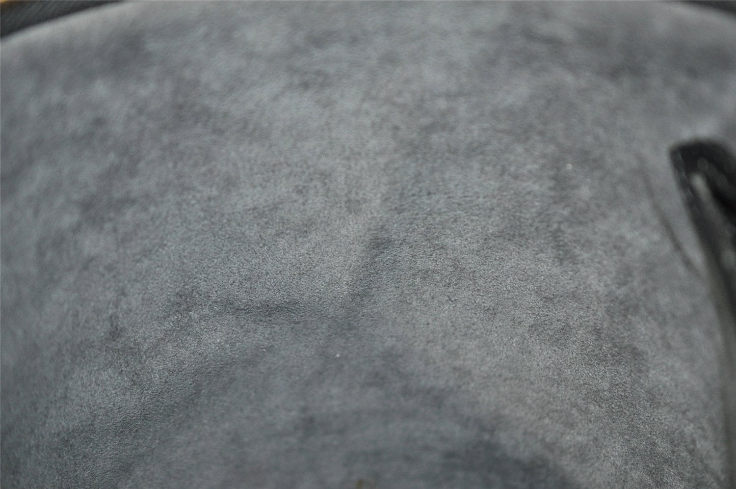 Authentic Louis Vuitton Epi Cannes Cosmetic Hand Bag Purse Black M48032 LV 9002I