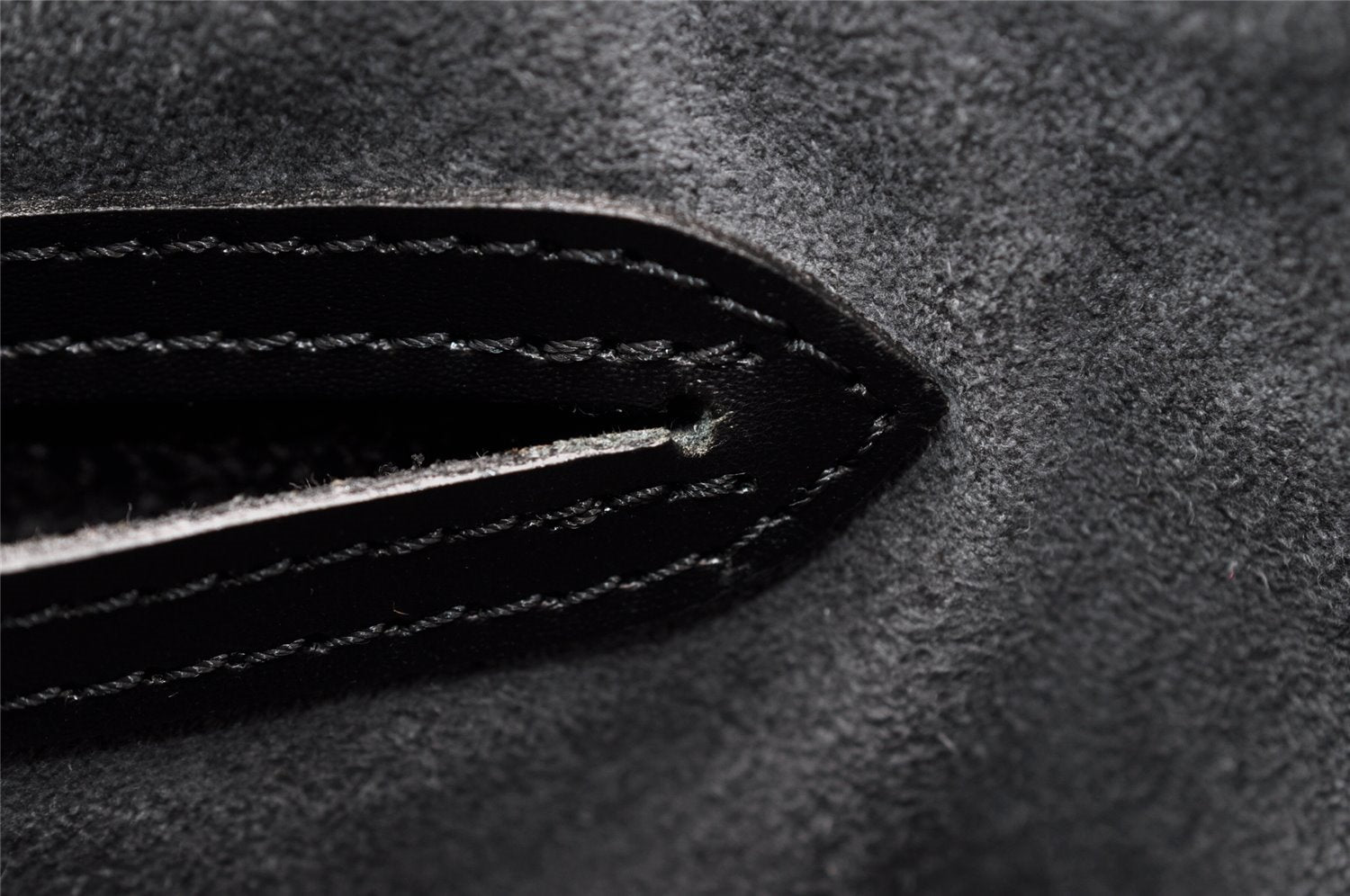 Authentic Louis Vuitton Epi Cannes Cosmetic Hand Bag Purse Black M48032 LV 9002I