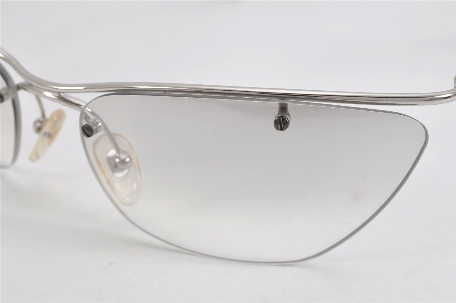 Authentic Christian Dior Vintage Sunglasses YB7NN Titanium Silver Clear CD 9011J