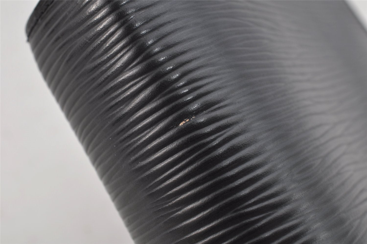 Authentic Louis Vuitton Epi Agenda MM Notebook Cover Black R20202 LV 9012J