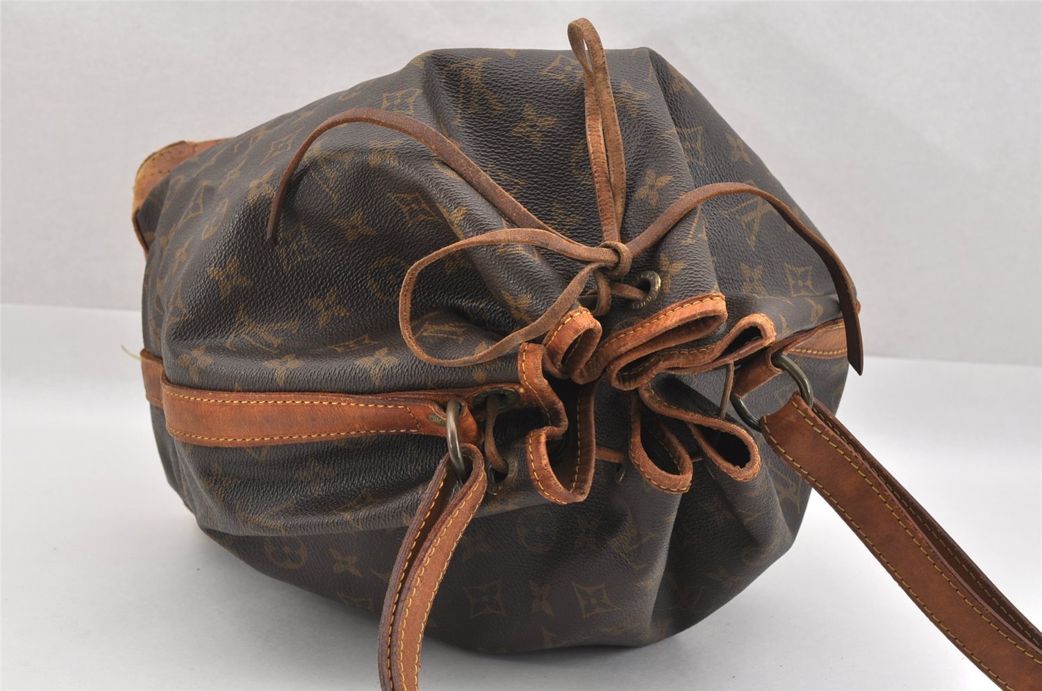 Authentic Louis Vuitton Monogram Noe Shoulder Drawstring Bag M42224 LV 9015I