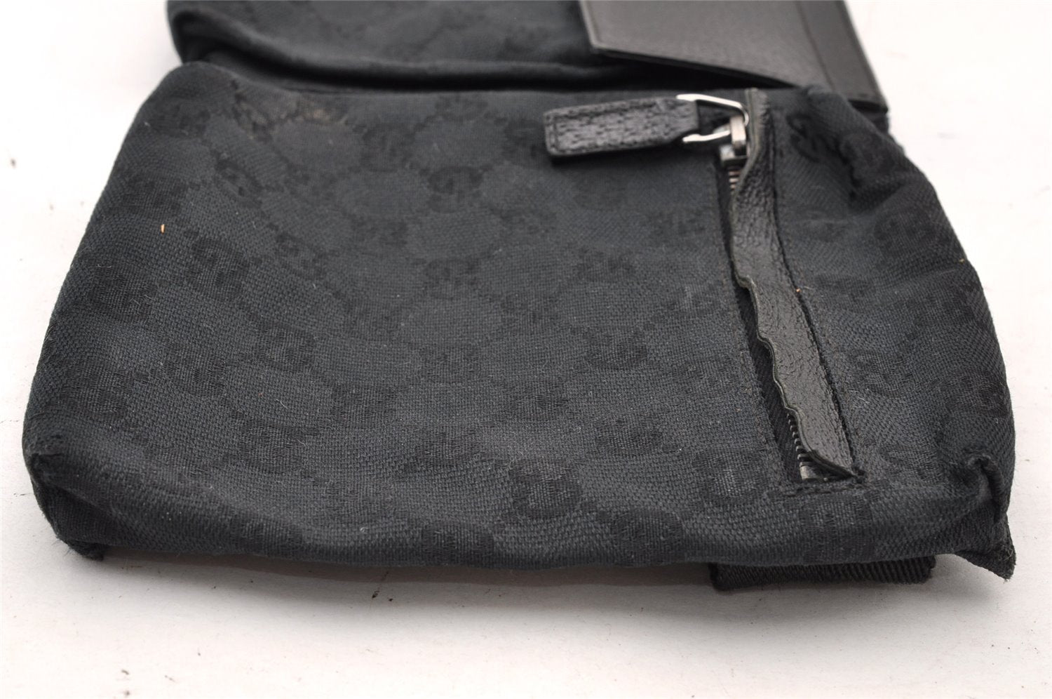 Authentic GUCCI Waist Body Bag Purse GG Canvas Leather 28566 Black 9027I