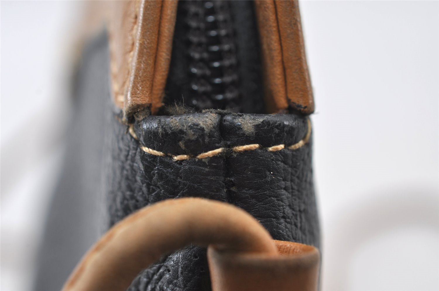 Authentic GUCCI Vintage Shoulder Cross Body Bag Purse Leather Navy Black 9029I