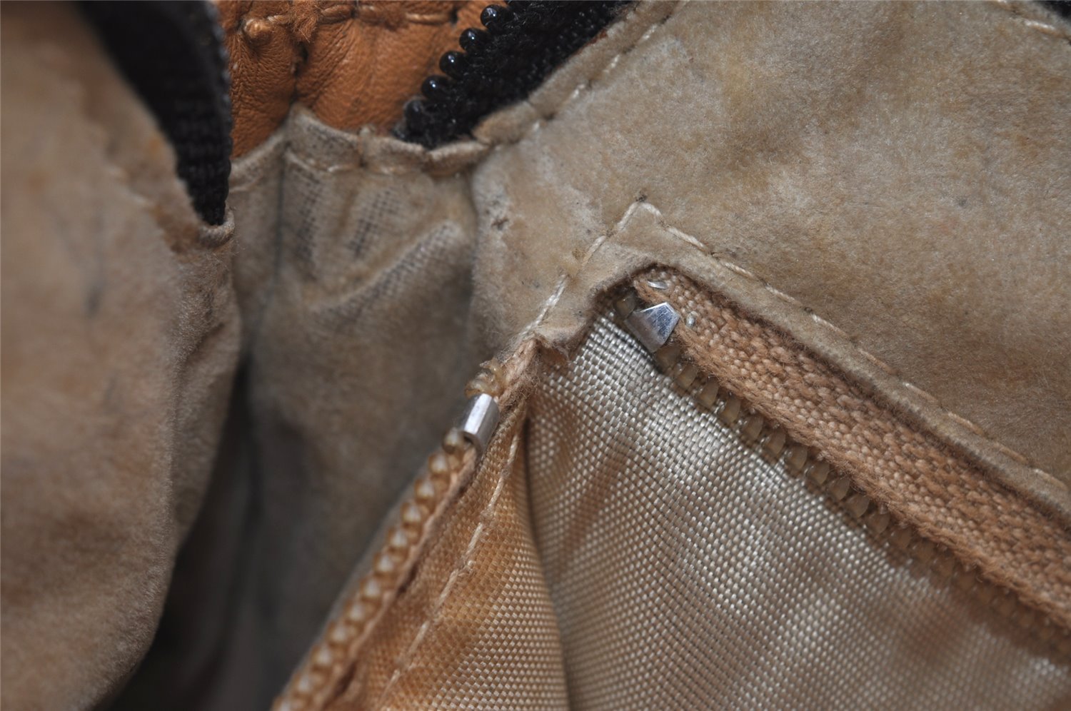 Authentic GUCCI Vintage Shoulder Cross Body Bag Purse Leather Navy Black 9029I