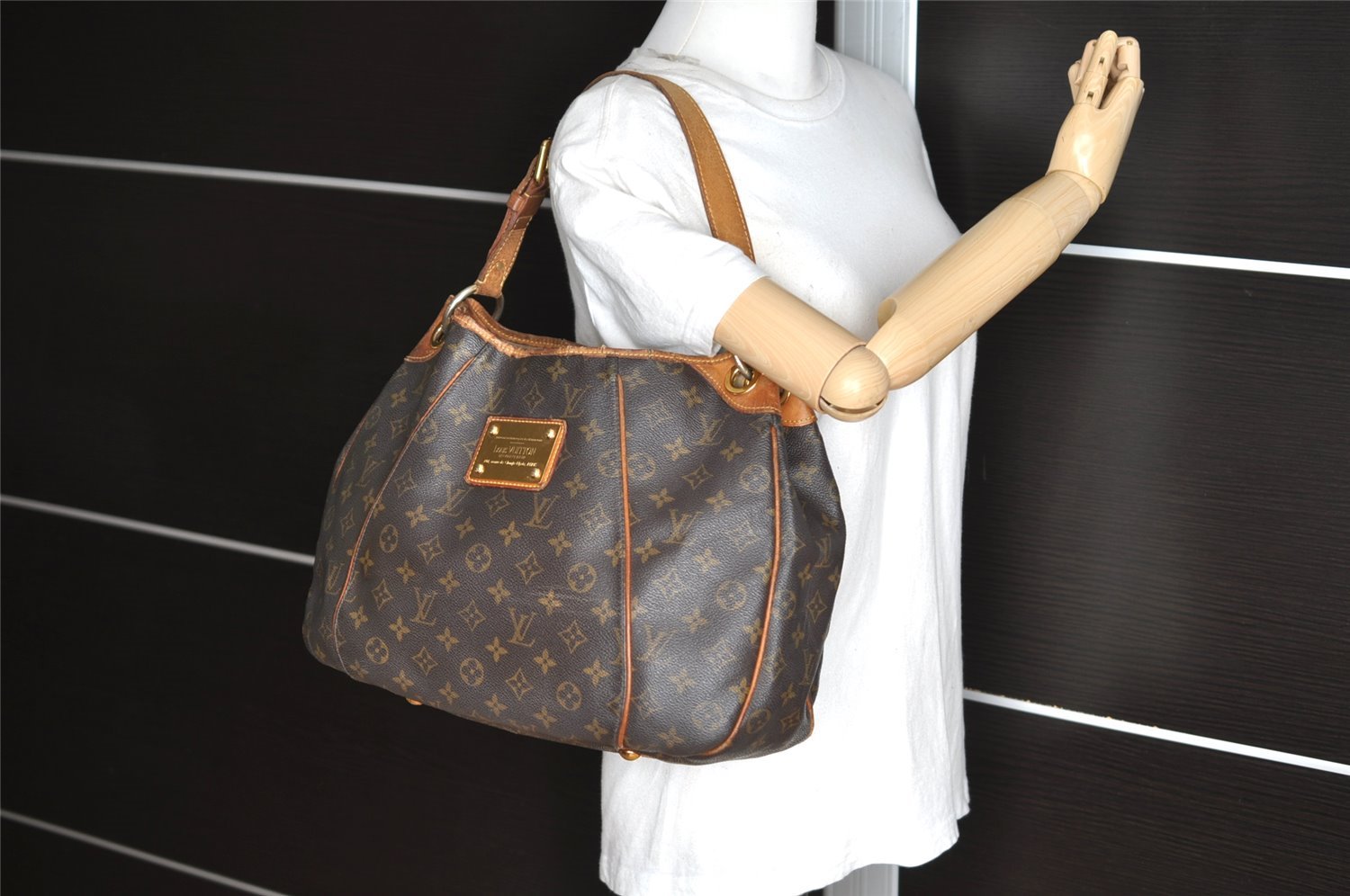 Authentic Louis Vuitton Monogram Galliera PM Shoulder Bag M56382 LV 9030I