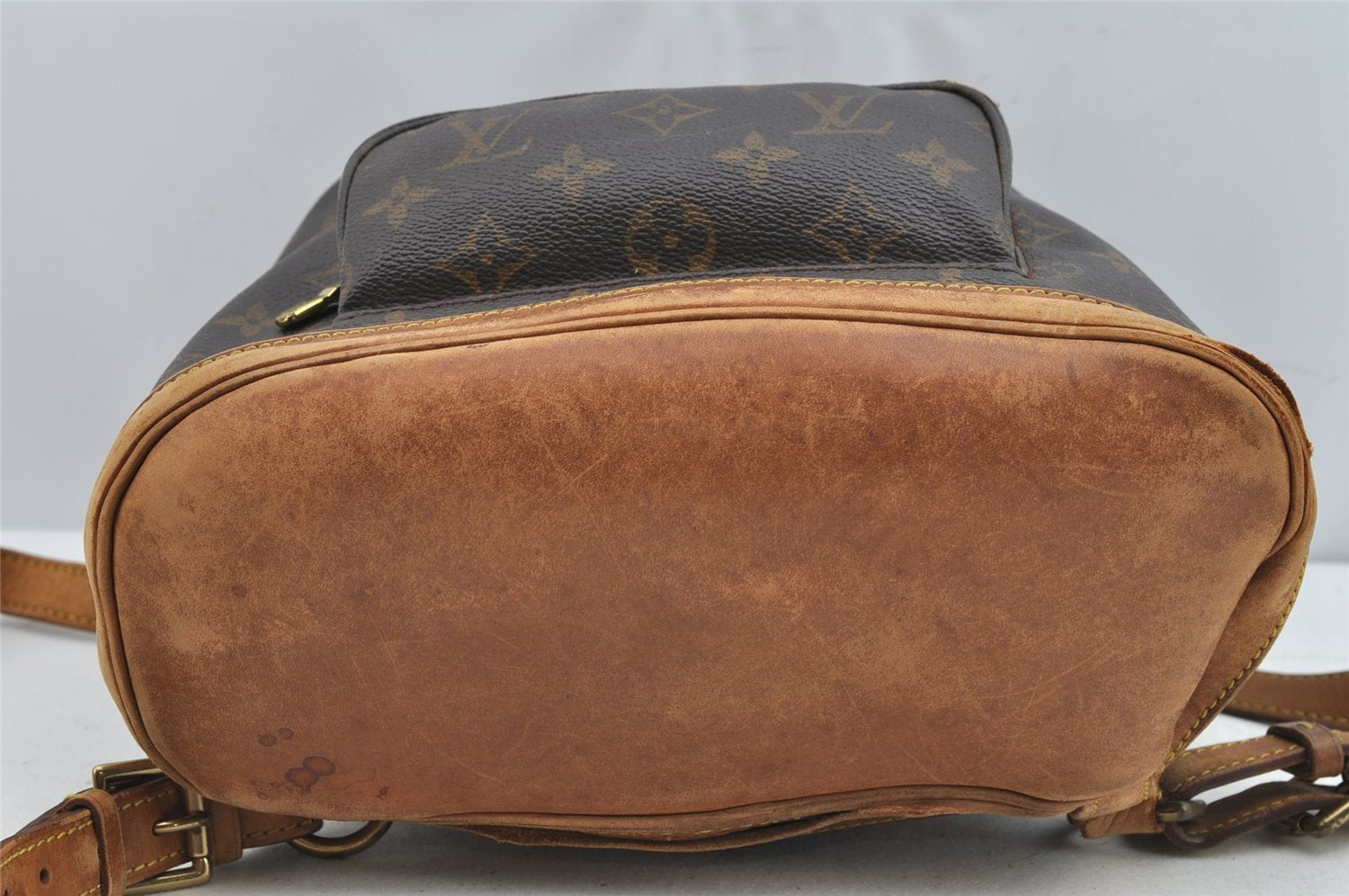 Authentic Louis Vuitton Monogram Montsouris MM Backpack M51136 LV 9031J