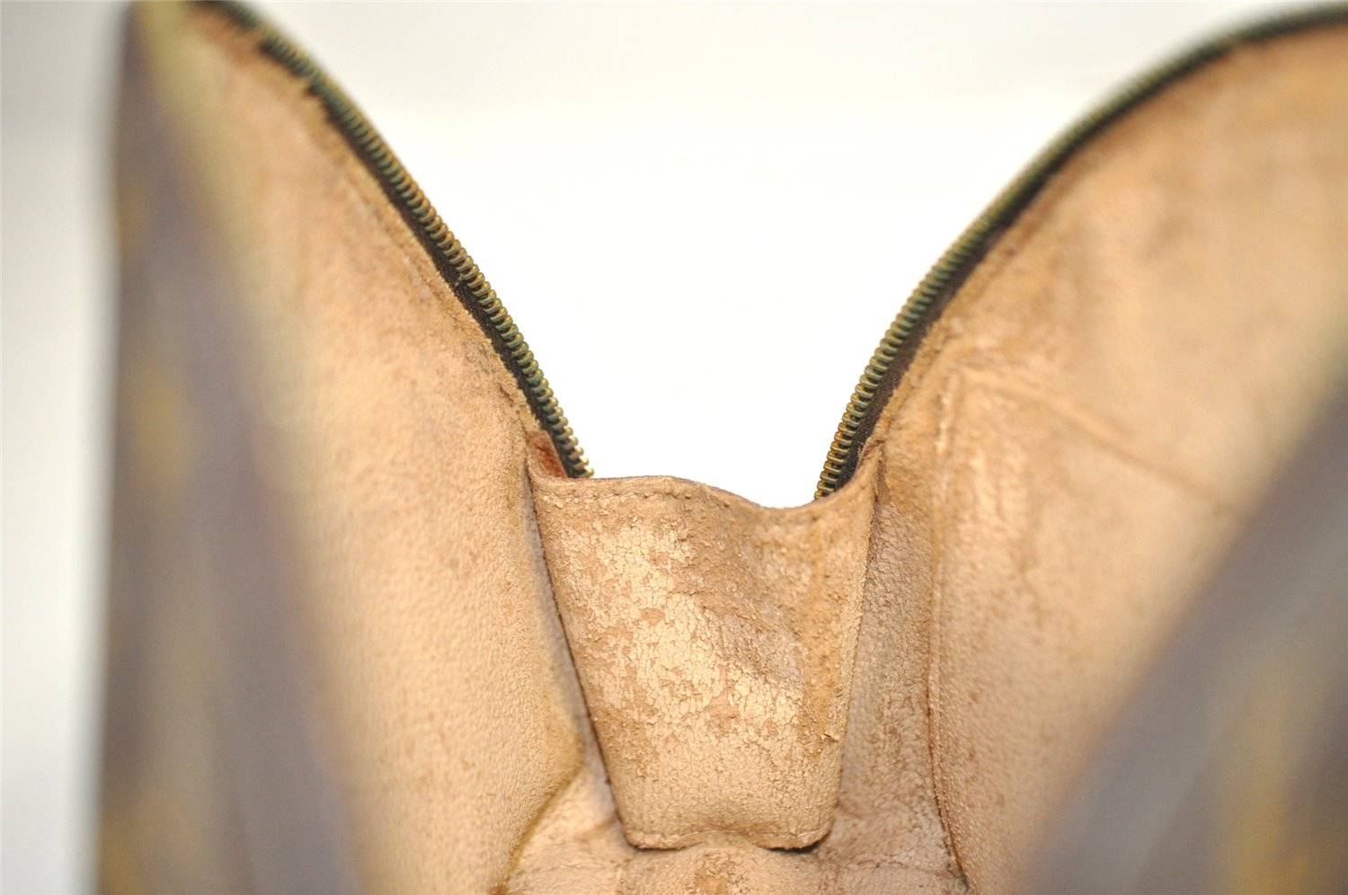 Auth Louis Vuitton Monogram Trousse Demi Ronde 23 Pouch M47520 Junk 9032J