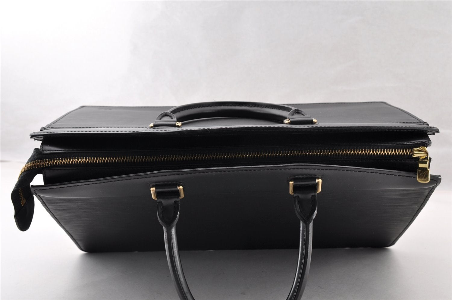 Authentic Louis Vuitton Epi Riviera Hand Bag Black M48182 LV 9033I