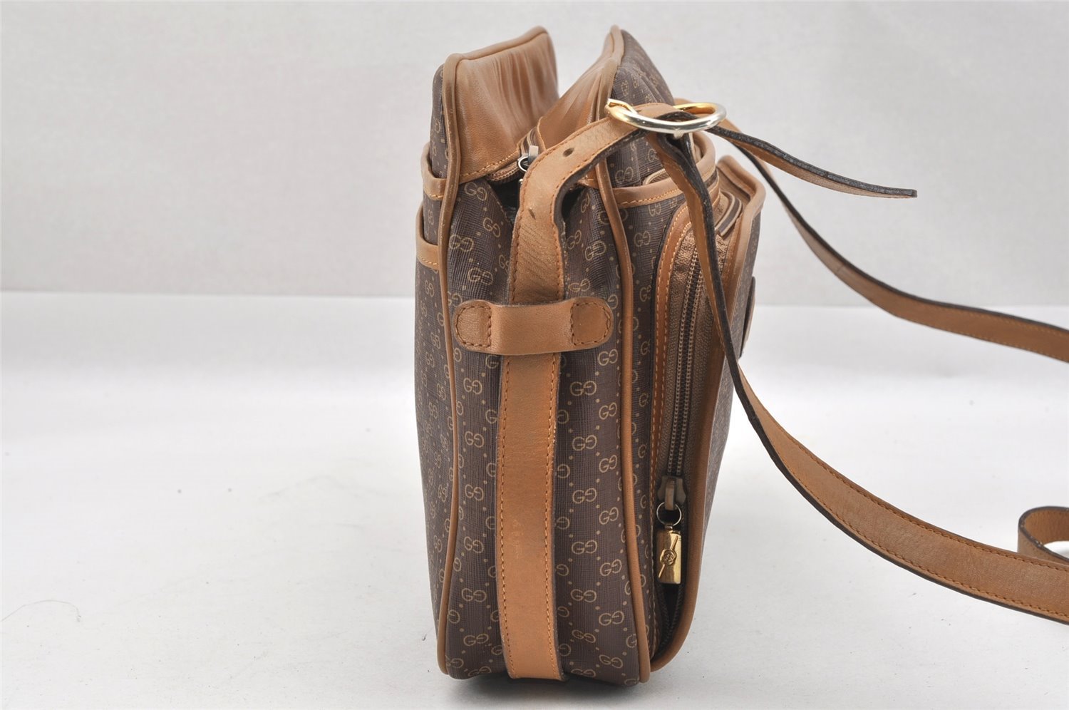 Authentic GUCCI Micro GG PVC Leather Shoulder Cross Bag Brown Junk 9035I