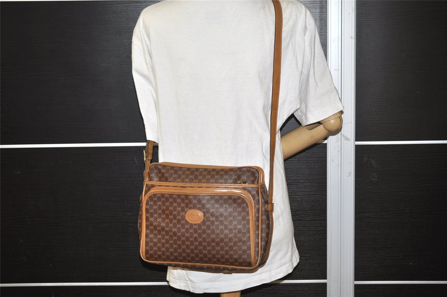 Authentic GUCCI Micro GG PVC Leather Shoulder Cross Bag Brown Junk 9035I