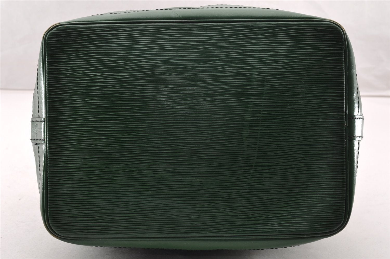 Authentic Louis Vuitton Epi Noe Shoulder Drawstring Bag Green M44004 LV 9036I