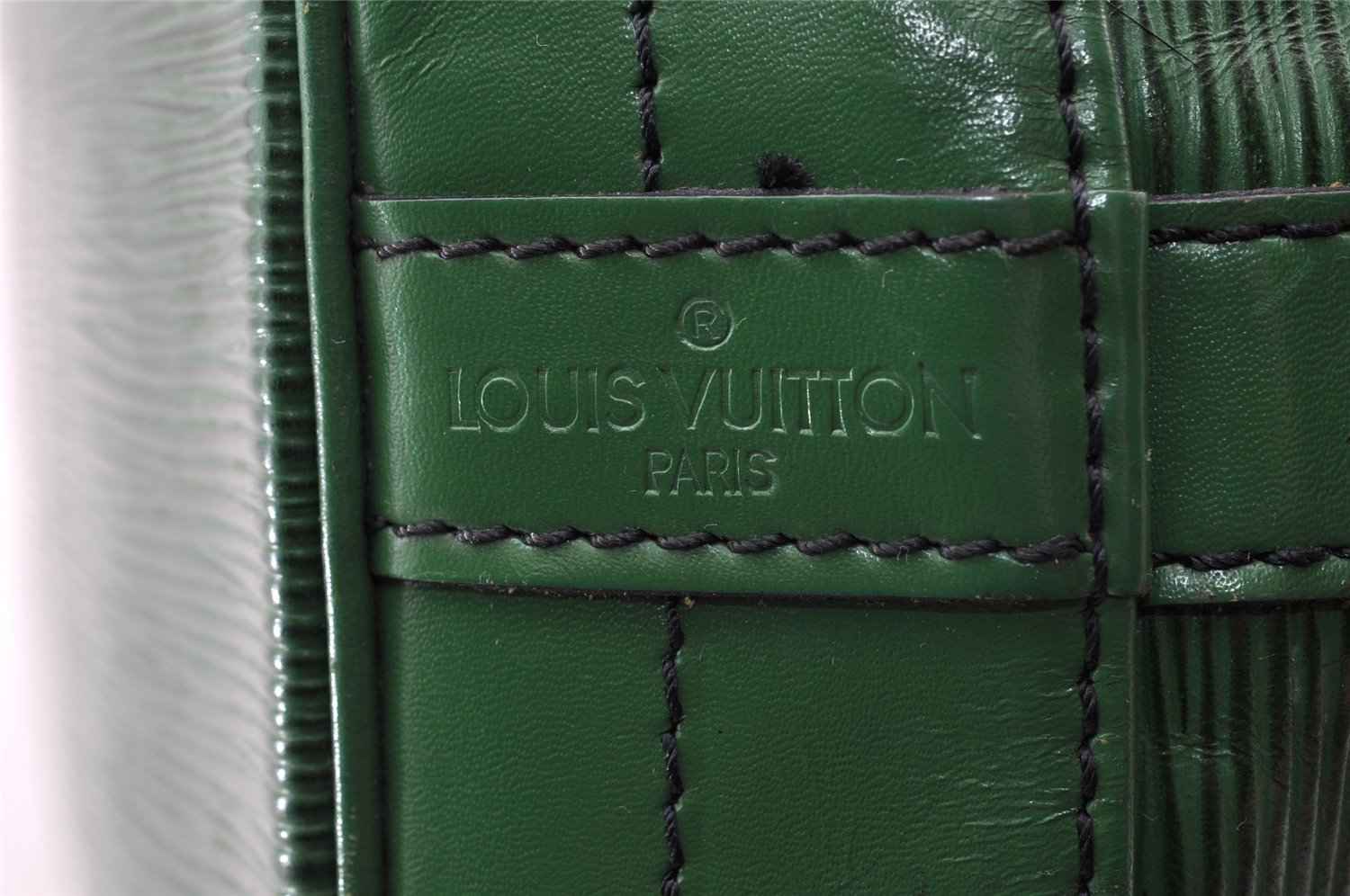 Authentic Louis Vuitton Epi Noe Shoulder Drawstring Bag Green M44004 LV 9036I