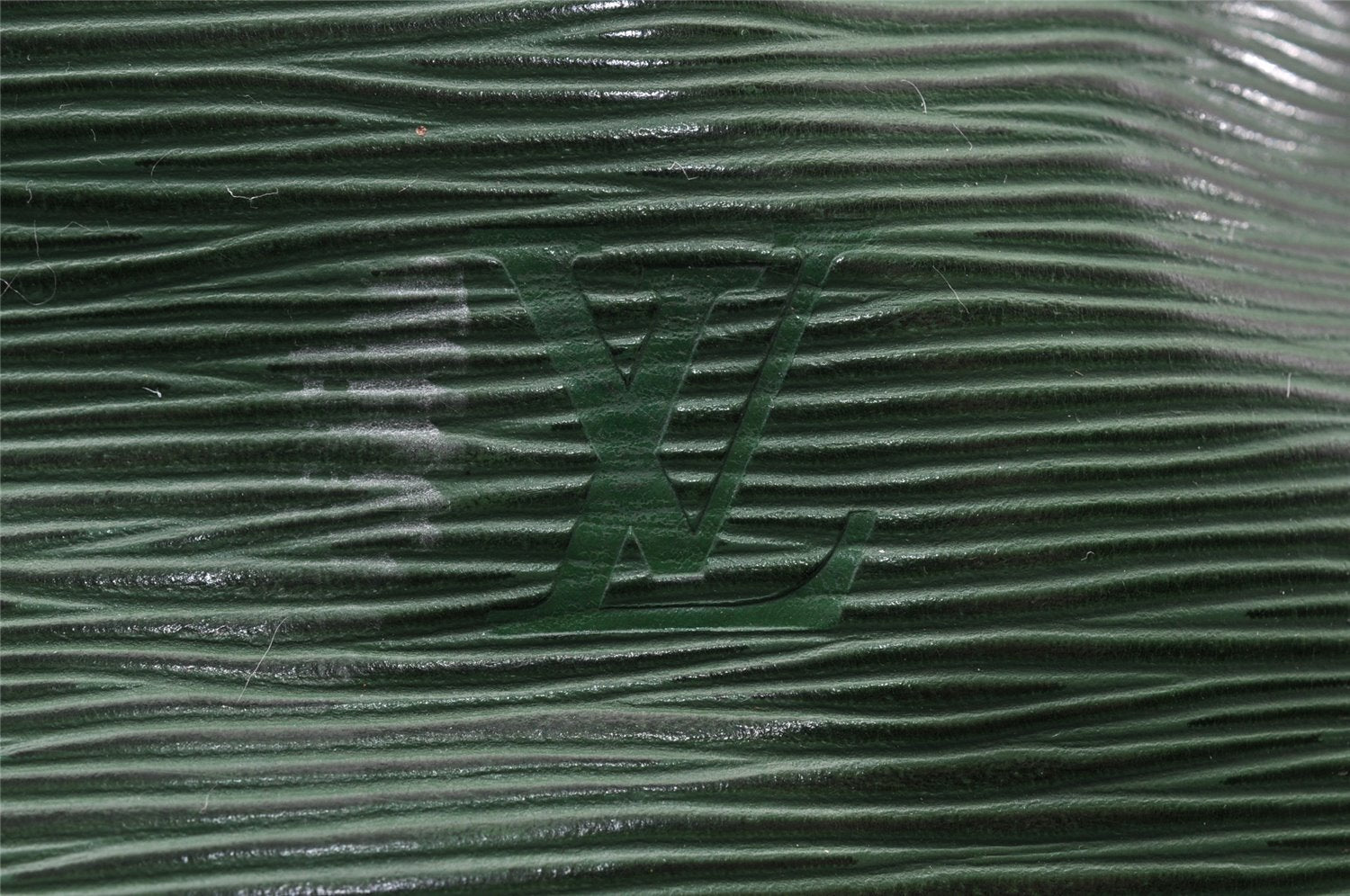 Authentic Louis Vuitton Epi Noe Shoulder Drawstring Bag Green M44004 LV 9036I
