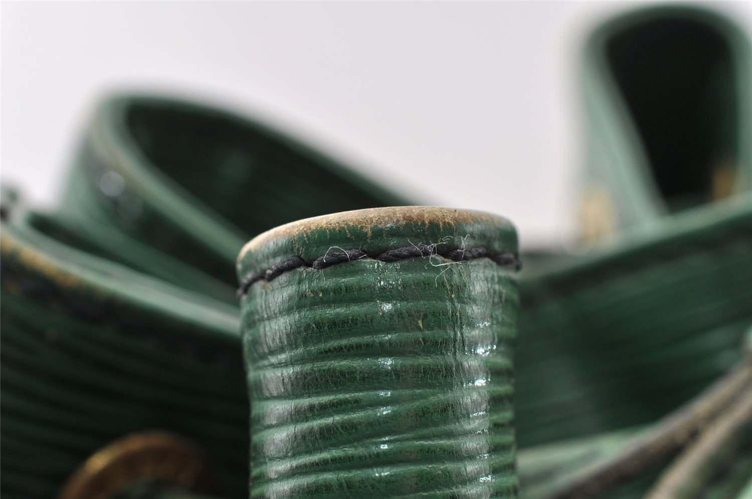 Authentic Louis Vuitton Epi Noe Shoulder Drawstring Bag Green M44004 LV 9036I