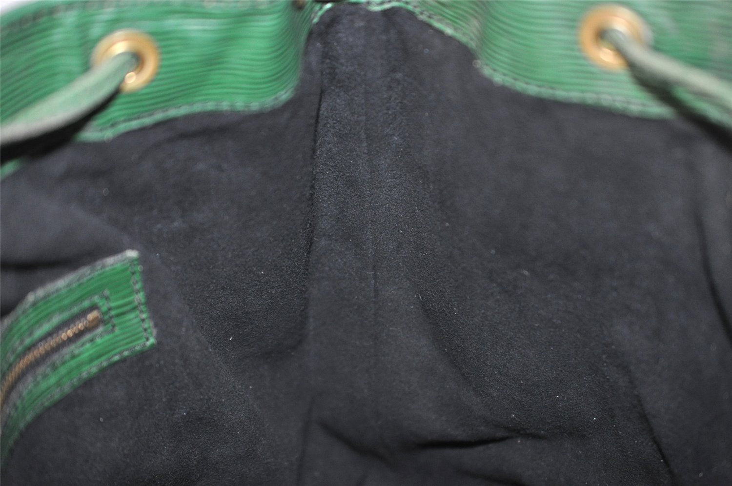 Authentic Louis Vuitton Epi Noe Shoulder Drawstring Bag Green M44004 LV 9036I