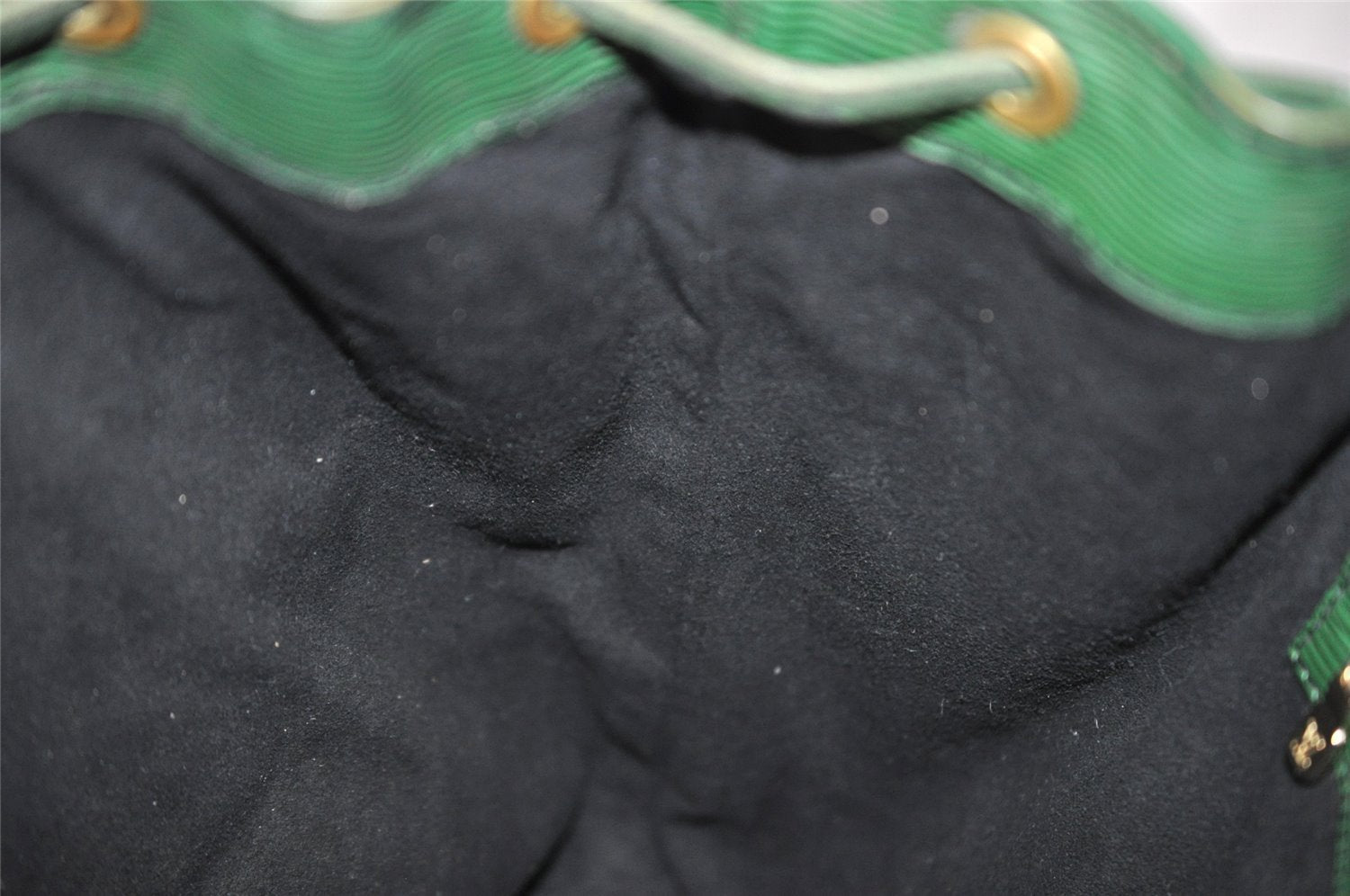 Authentic Louis Vuitton Epi Noe Shoulder Drawstring Bag Green M44004 LV 9036I