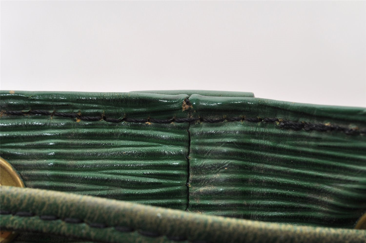 Authentic Louis Vuitton Epi Noe Shoulder Drawstring Bag Green M44004 LV 9036I