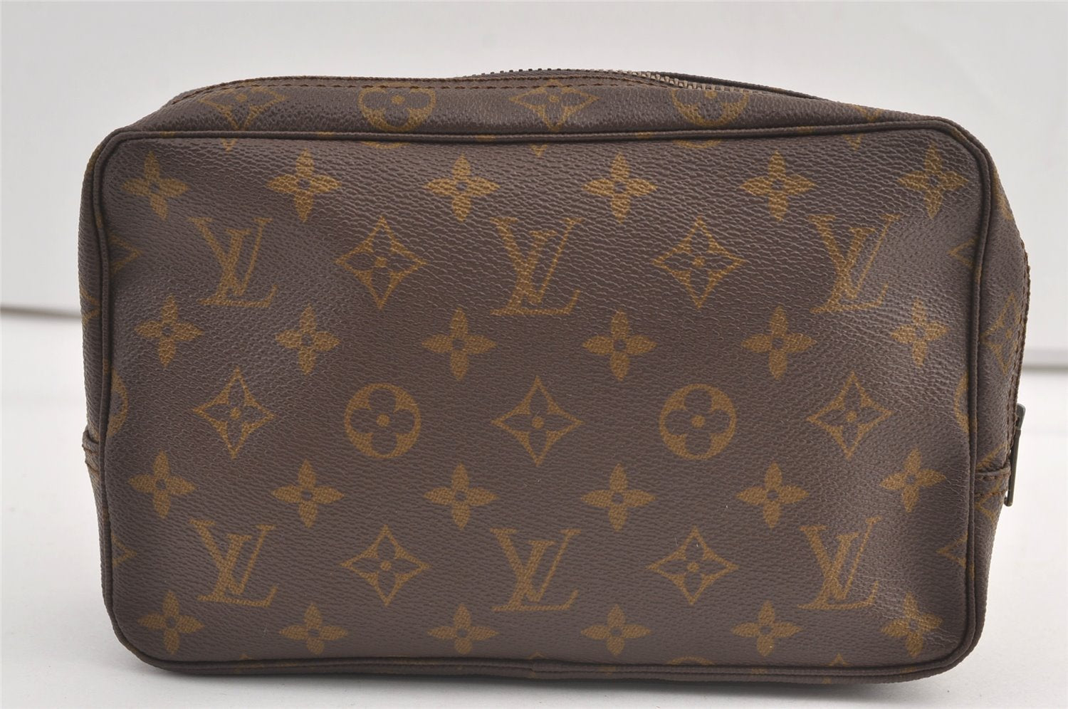 Auth Louis Vuitton Monogram Trousse Toilette 23 Clutch Hand Bag Old Model 9043J