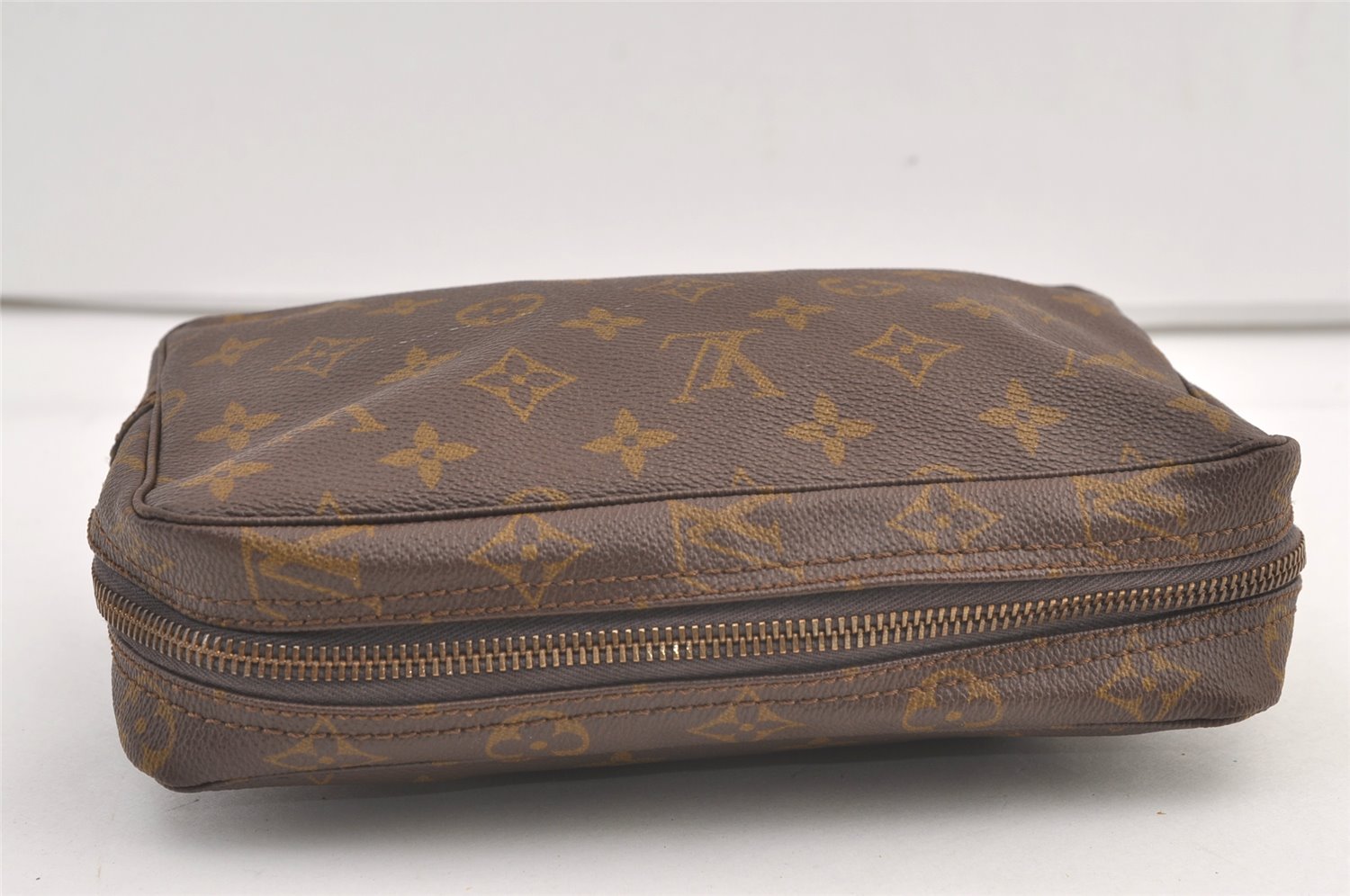 Auth Louis Vuitton Monogram Trousse Toilette 23 Clutch Hand Bag Old Model 9043J