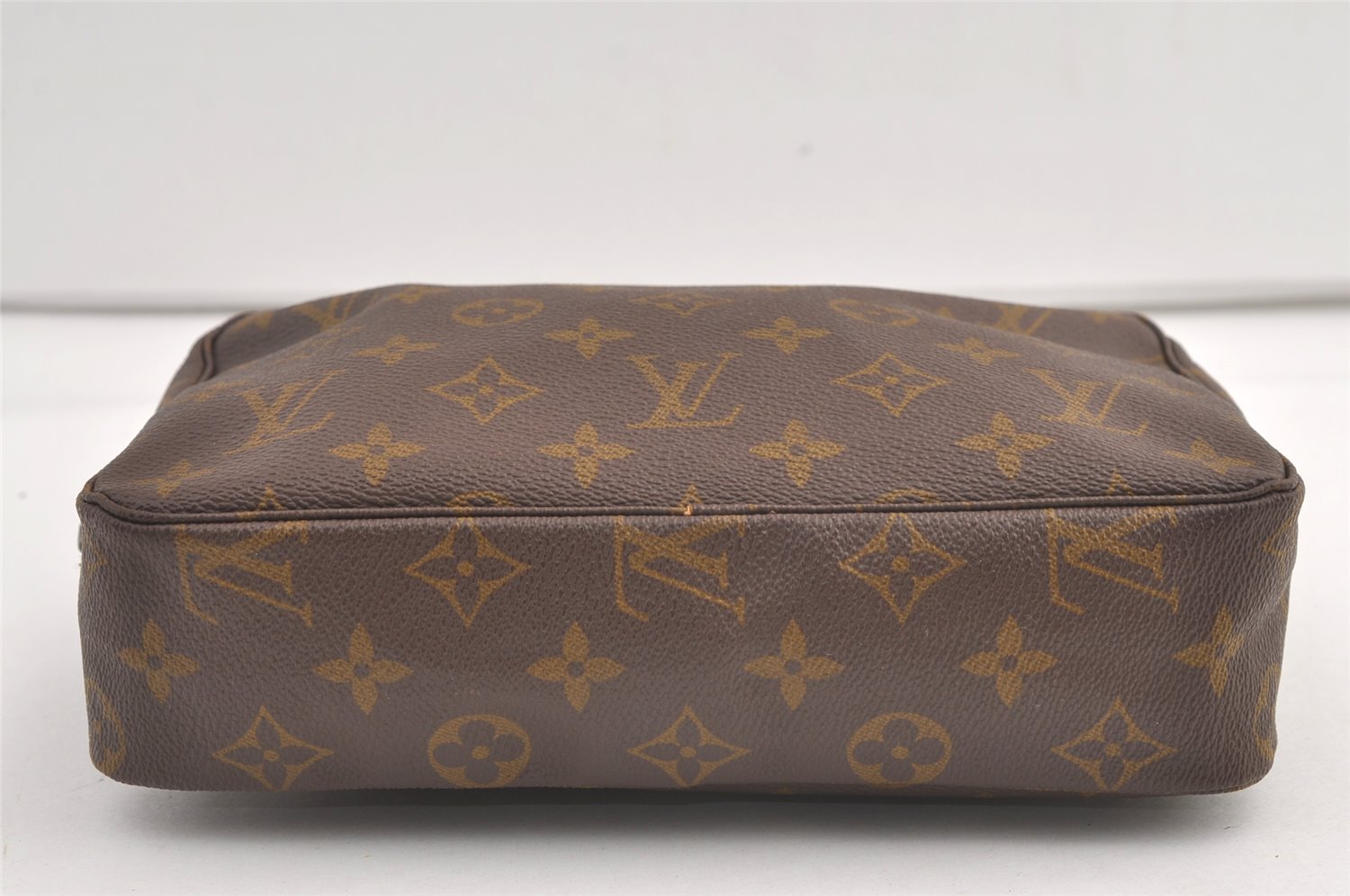 Auth Louis Vuitton Monogram Trousse Toilette 23 Clutch Hand Bag Old Model 9043J