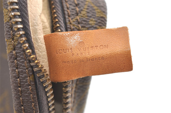 Auth Louis Vuitton Monogram Trousse Toilette 23 Clutch Hand Bag Old Model 9043J