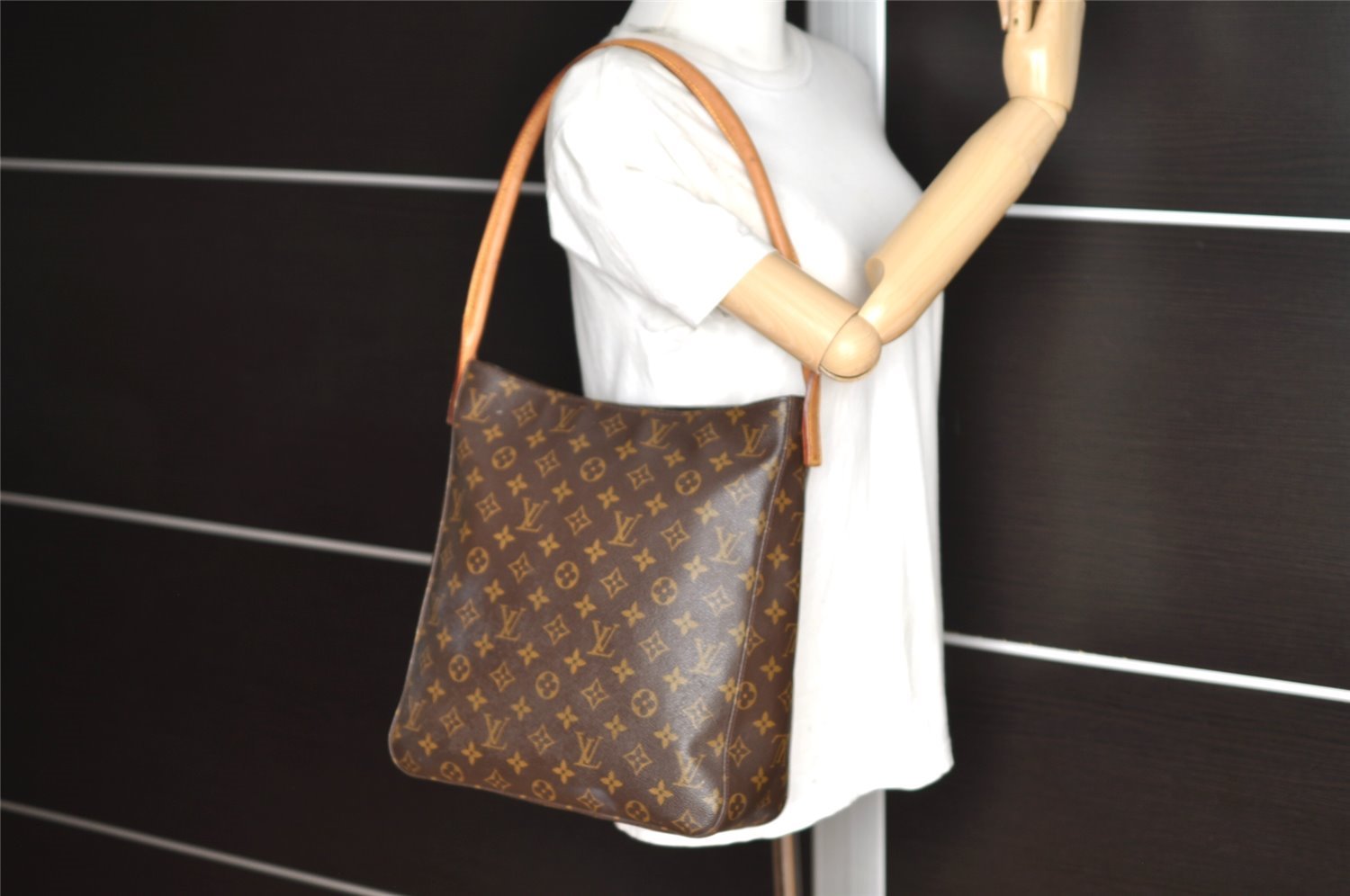 Authentic Louis Vuitton Monogram Looping GM Shoulder Bag M51145 LV Junk 9044I