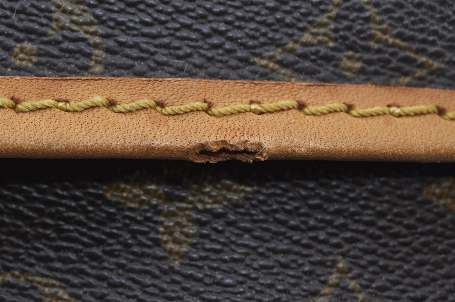 Authentic Louis Vuitton Monogram Sac Chasse 2Way Travel Hand Bag Old Model 9046I