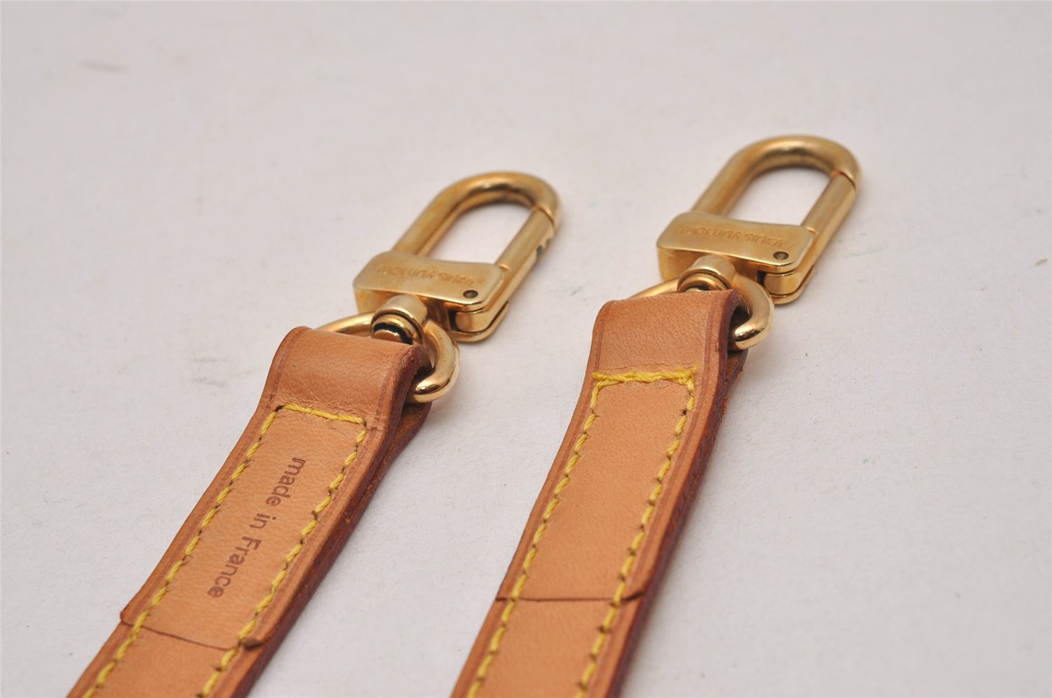 Authentic Louis Vuitton Leather Shoulder Strap Beige 46.9