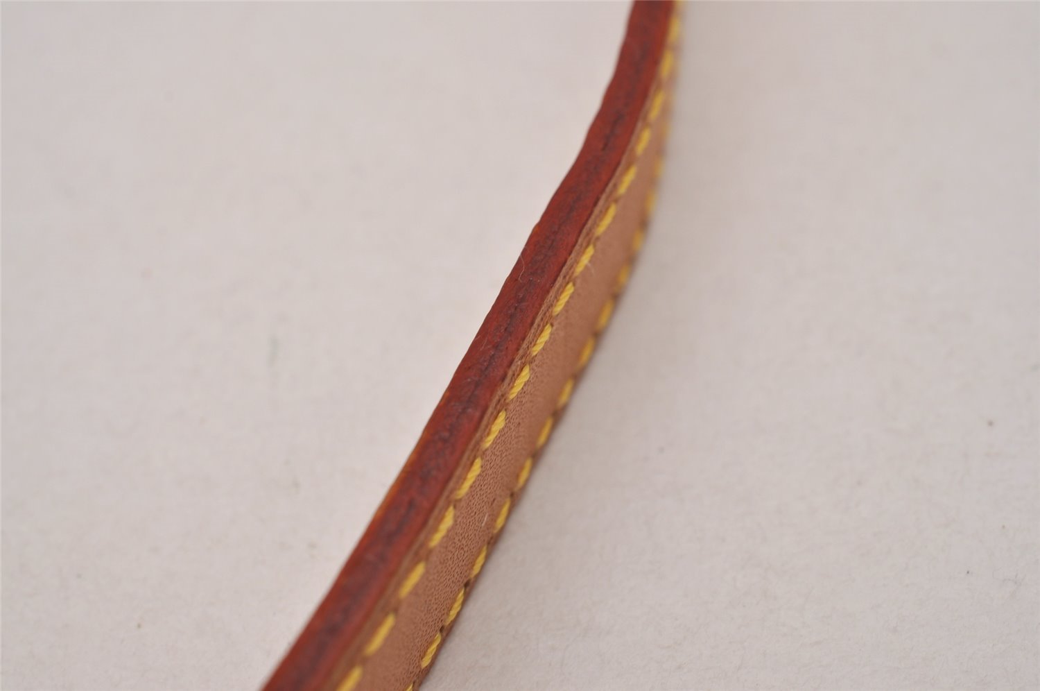 Authentic Louis Vuitton Leather Shoulder Strap Beige 46.9