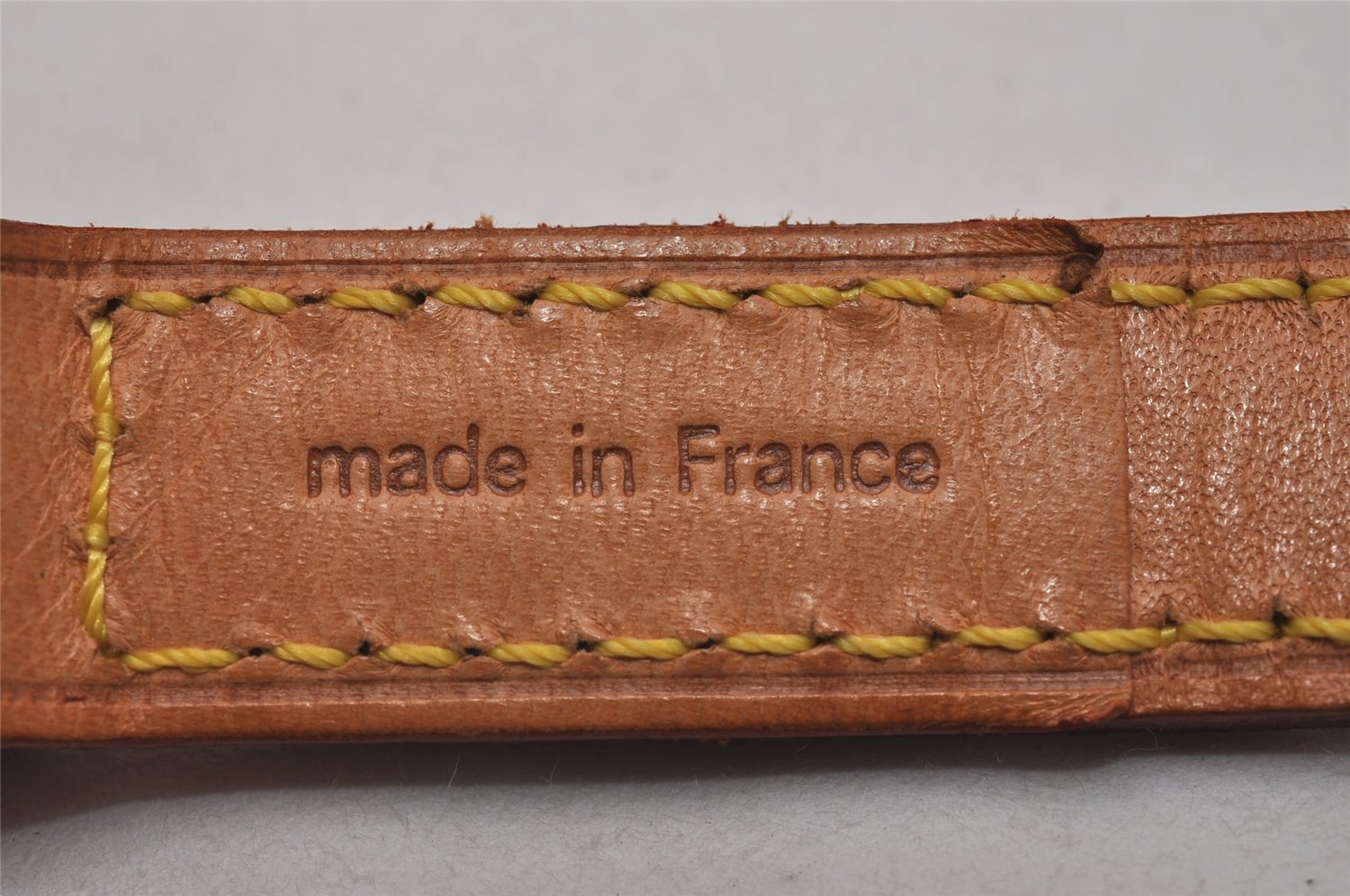 Authentic Louis Vuitton Leather Shoulder Strap Beige 46.9