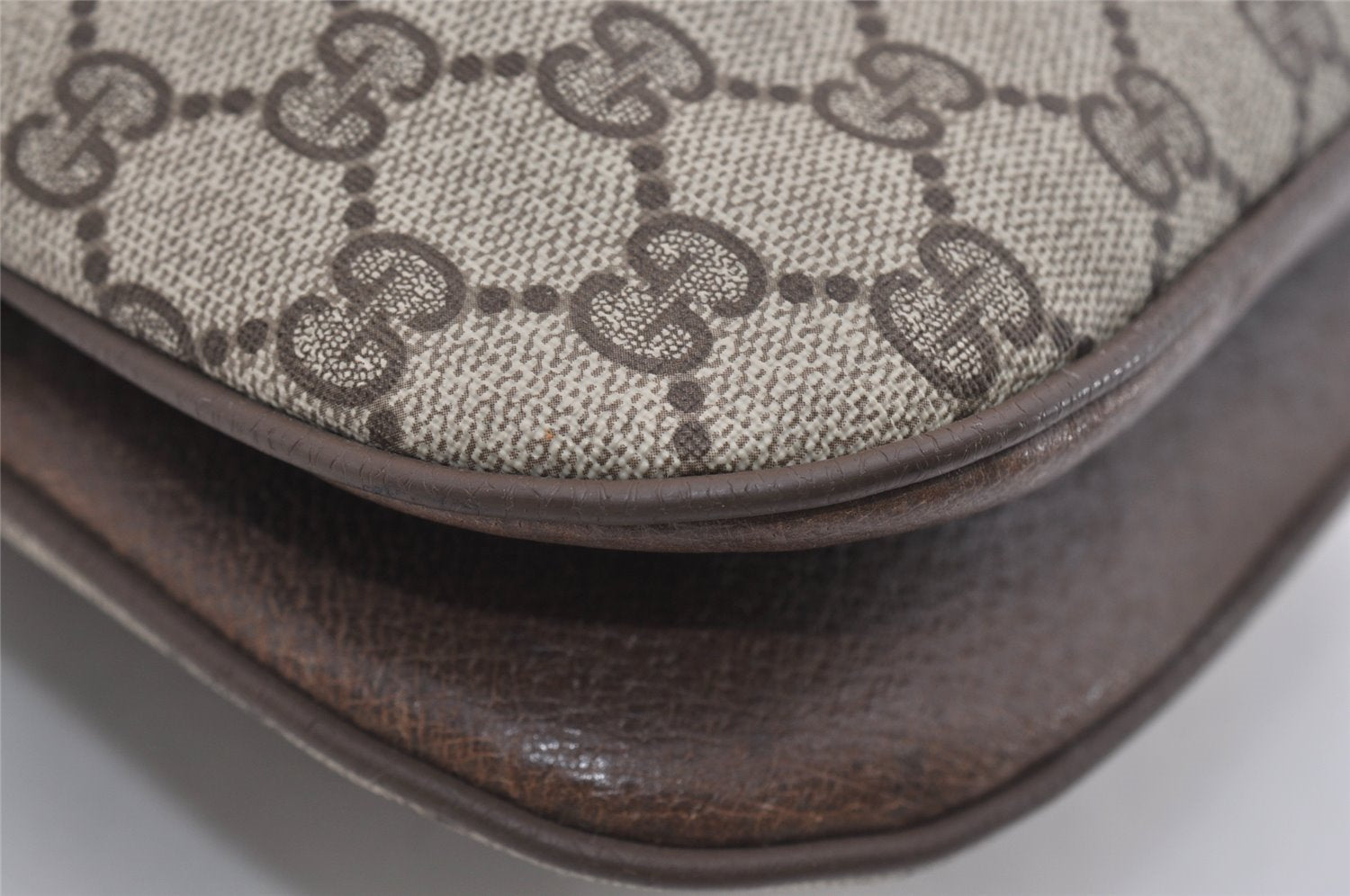 Authentic GUCCI Shoulder Cross Body Bag Purse GG PVC Leather Brown 9052I