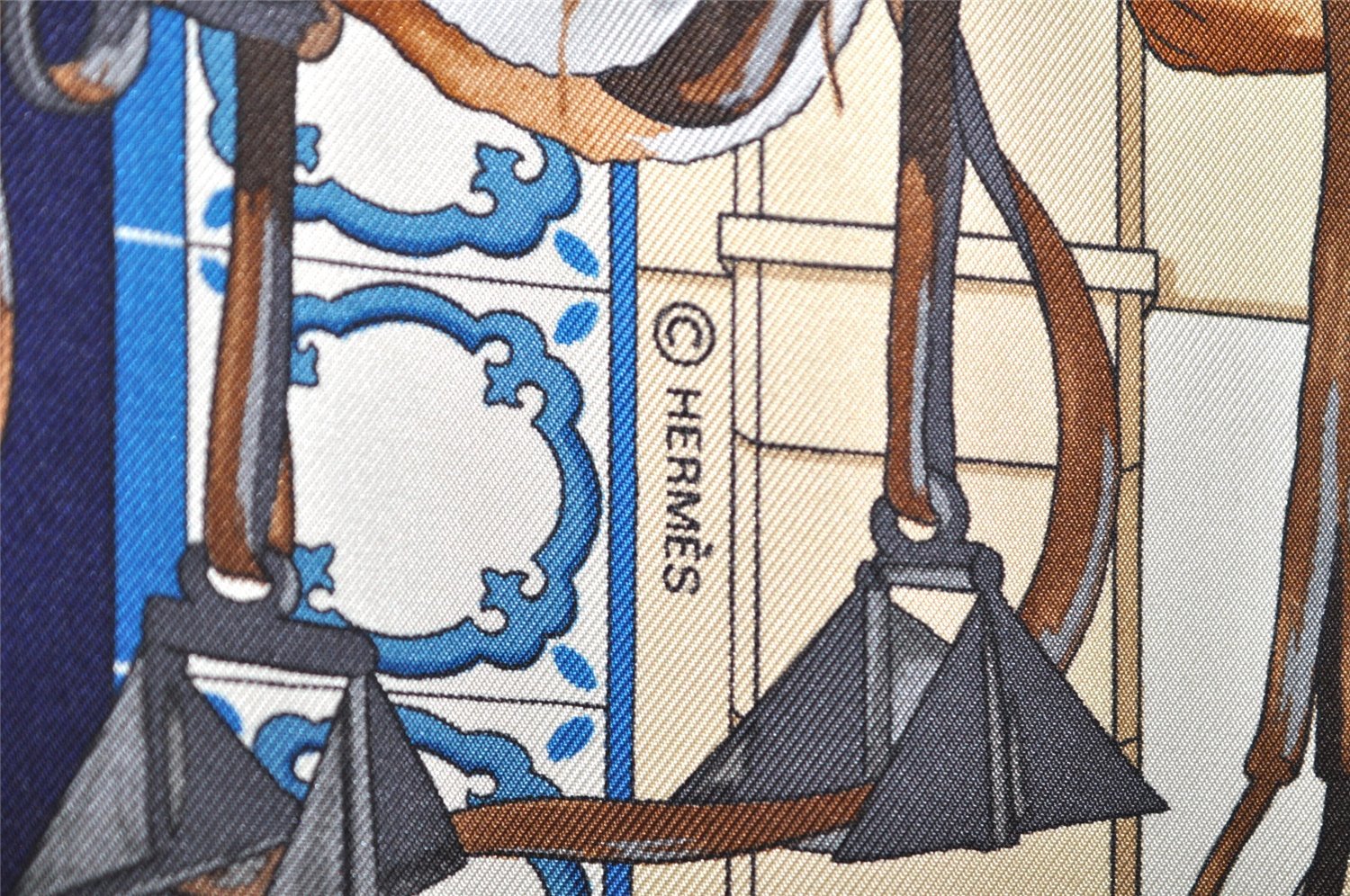 Authentic HERMES Carre 90 Scarf 