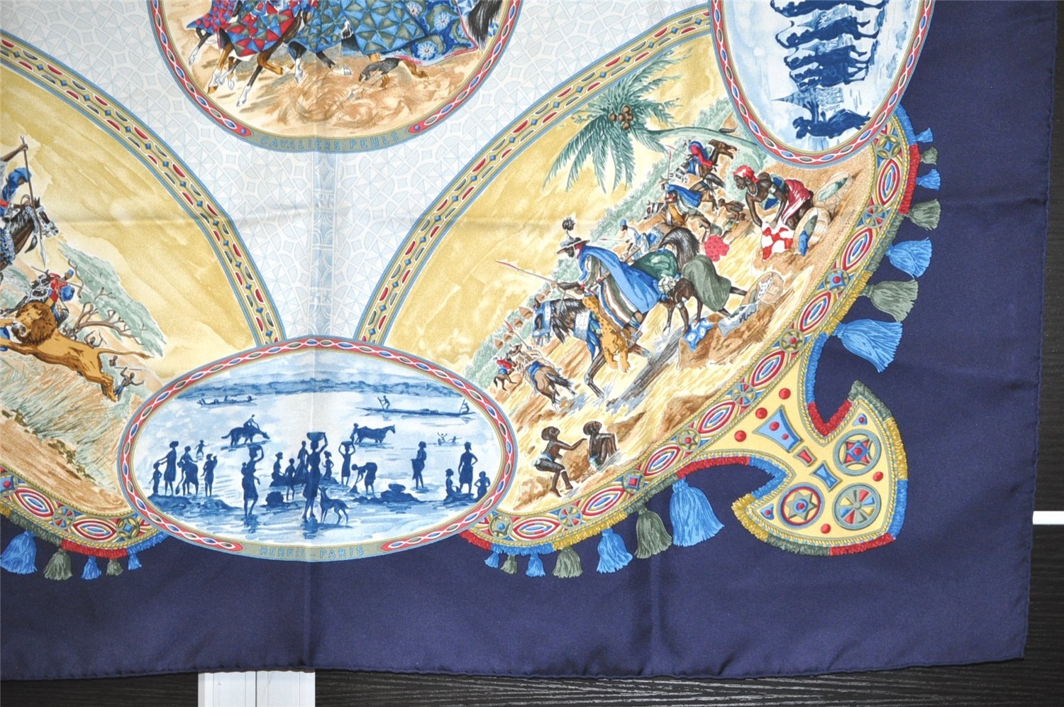 Authentic HERMES Carre 90 Scarf 