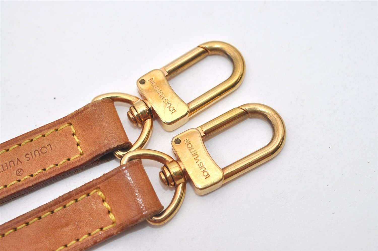 Authentic Louis Vuitton Leather Shoulder Strap Beige 46.9