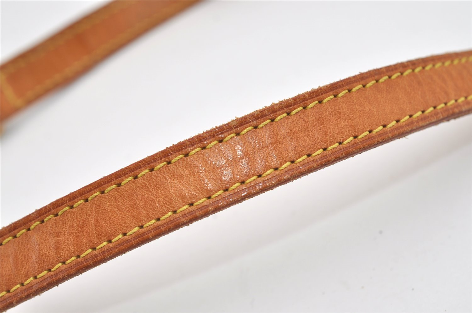 Authentic Louis Vuitton Leather Shoulder Strap Beige 46.9