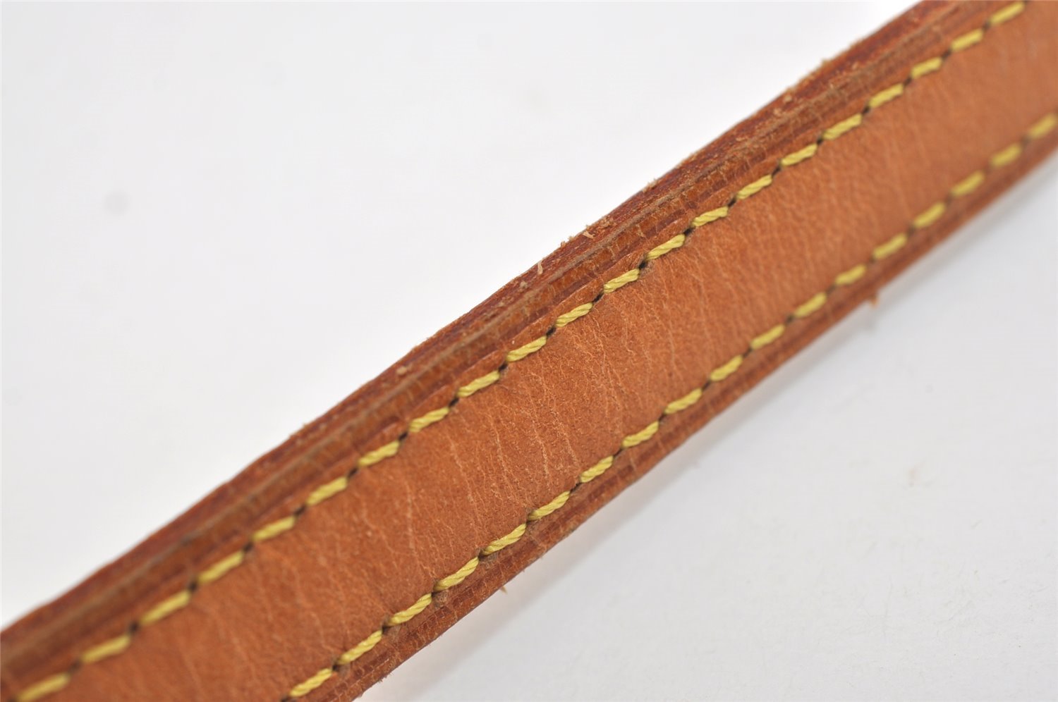 Authentic Louis Vuitton Leather Shoulder Strap Beige 46.9